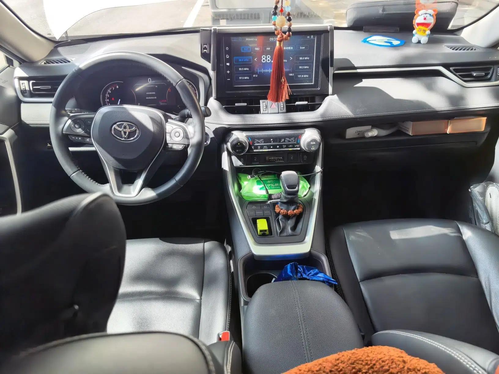Toyota RAV4 2020 2.0L CVT Two-Wheel Drive Fashion PLUS Edition — миниатюра 9