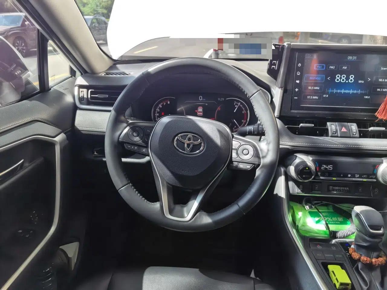 Toyota RAV4 2020 2.0L CVT Two-Wheel Drive Fashion PLUS Edition — миниатюра 10