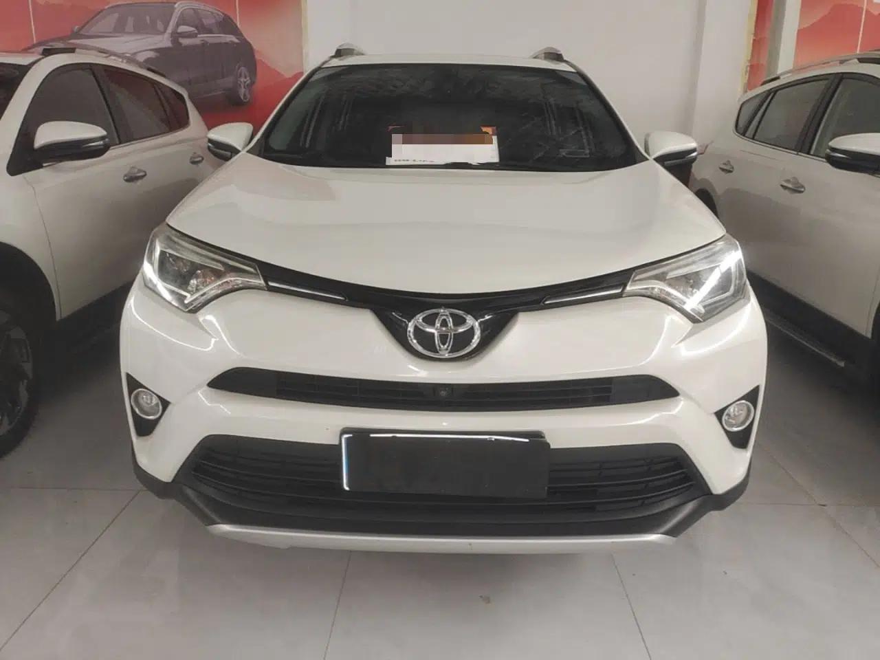 Toyota RAV4 2016 2.5L Automatic 4x4 Elite Edition — миниатюра 2