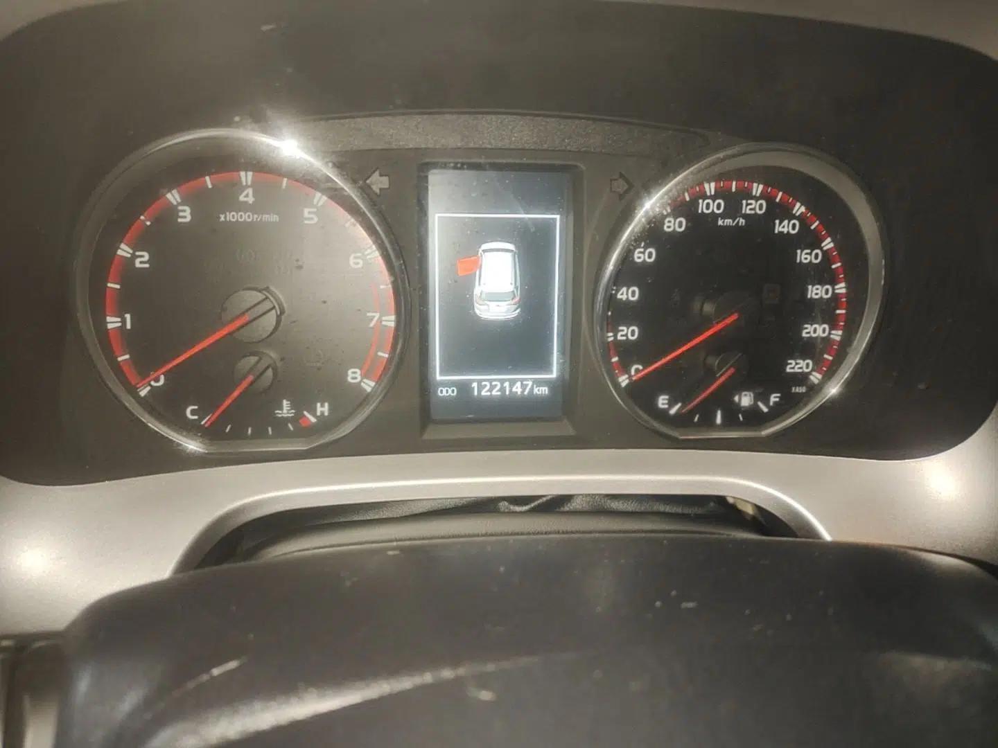 Toyota RAV4 2016 2.5L Automatic 4x4 Elite Edition — миниатюра 14
