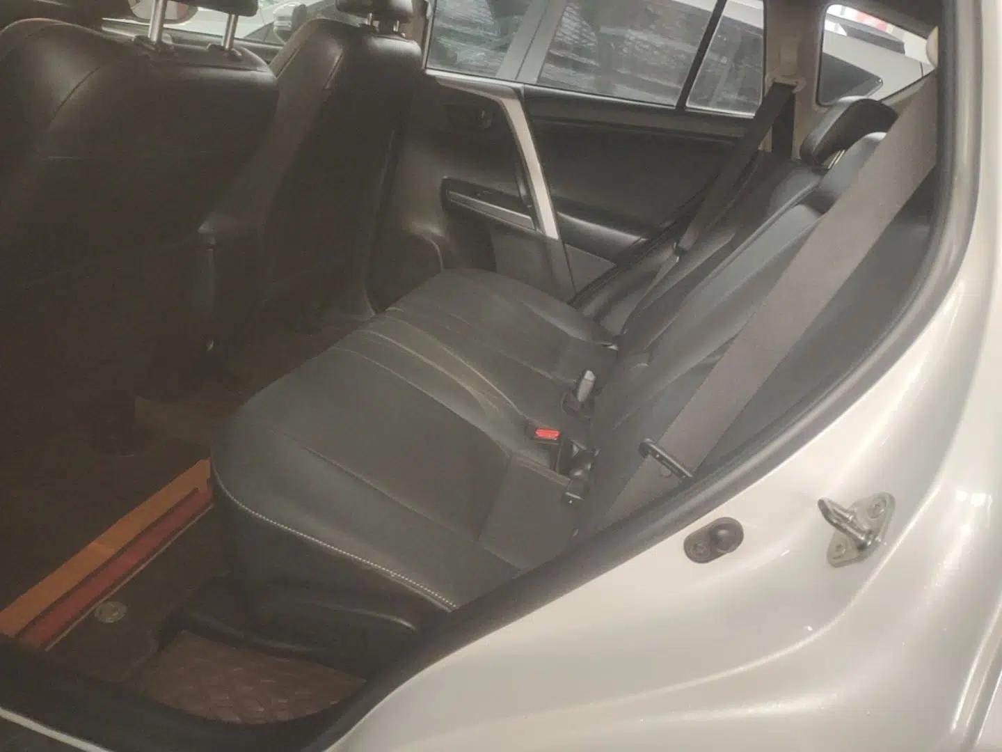 Toyota RAV4 2016 2.5L Automatic 4x4 Elite Edition — миниатюра 20