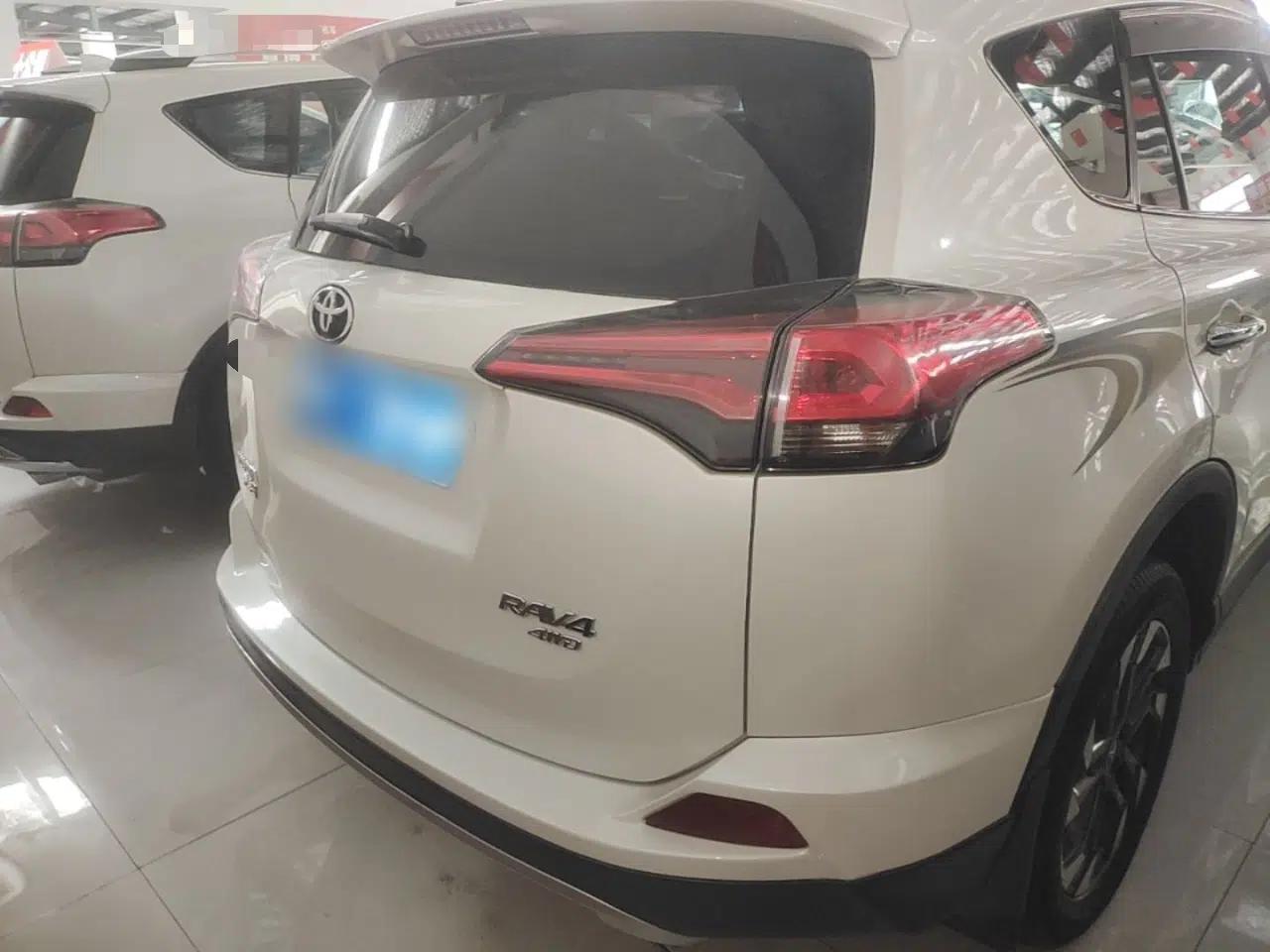 Toyota RAV4 2016 2.5L Automatic 4x4 Elite Edition — миниатюра 5