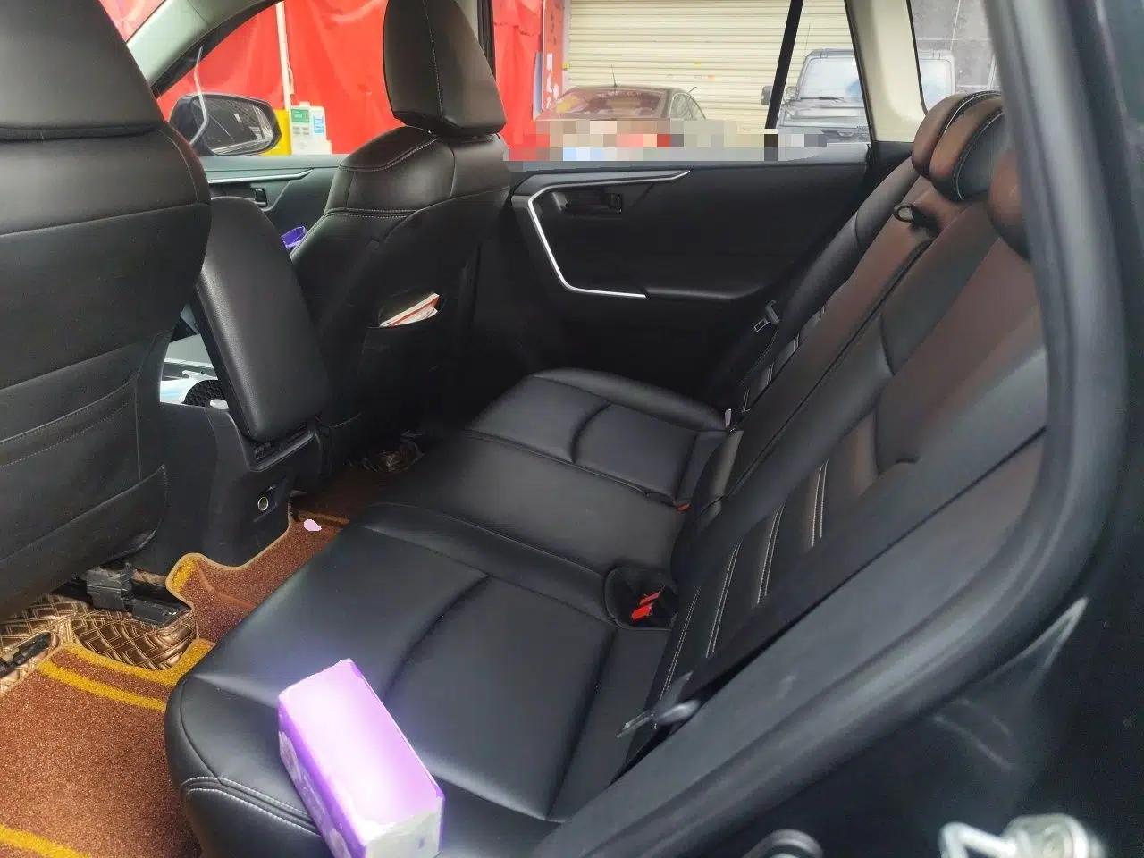 Toyota RAV4 2020 2.0L CVT Two-Wheel Drive Urban Edition — миниатюра 17