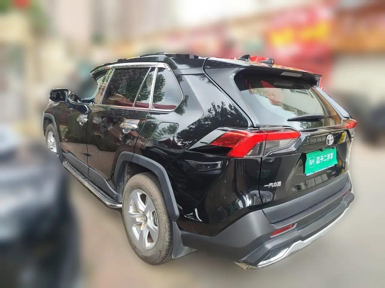 Toyota RAV4 2020 2.0L CVT Two-Wheel Drive Urban Edition — миниатюра 4