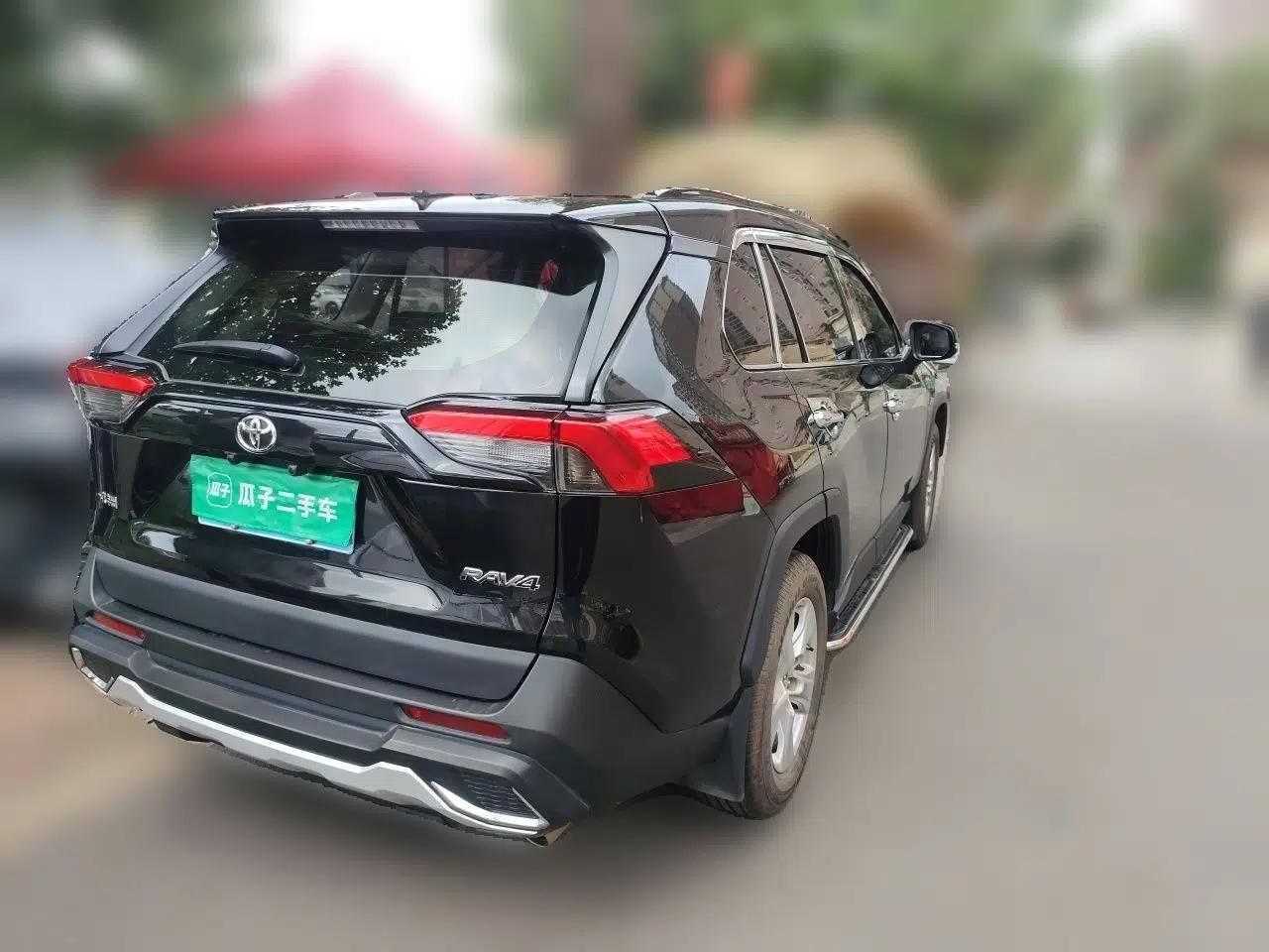 Toyota RAV4 2020 2.0L CVT Two-Wheel Drive Urban Edition — миниатюра 6
