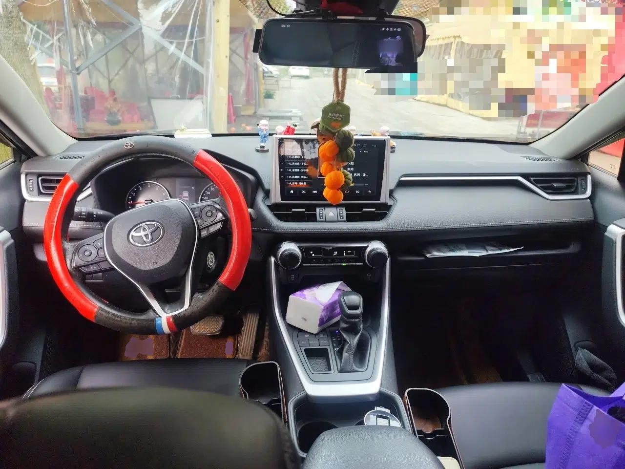 Toyota RAV4 2020 2.0L CVT Two-Wheel Drive Urban Edition — миниатюра 9