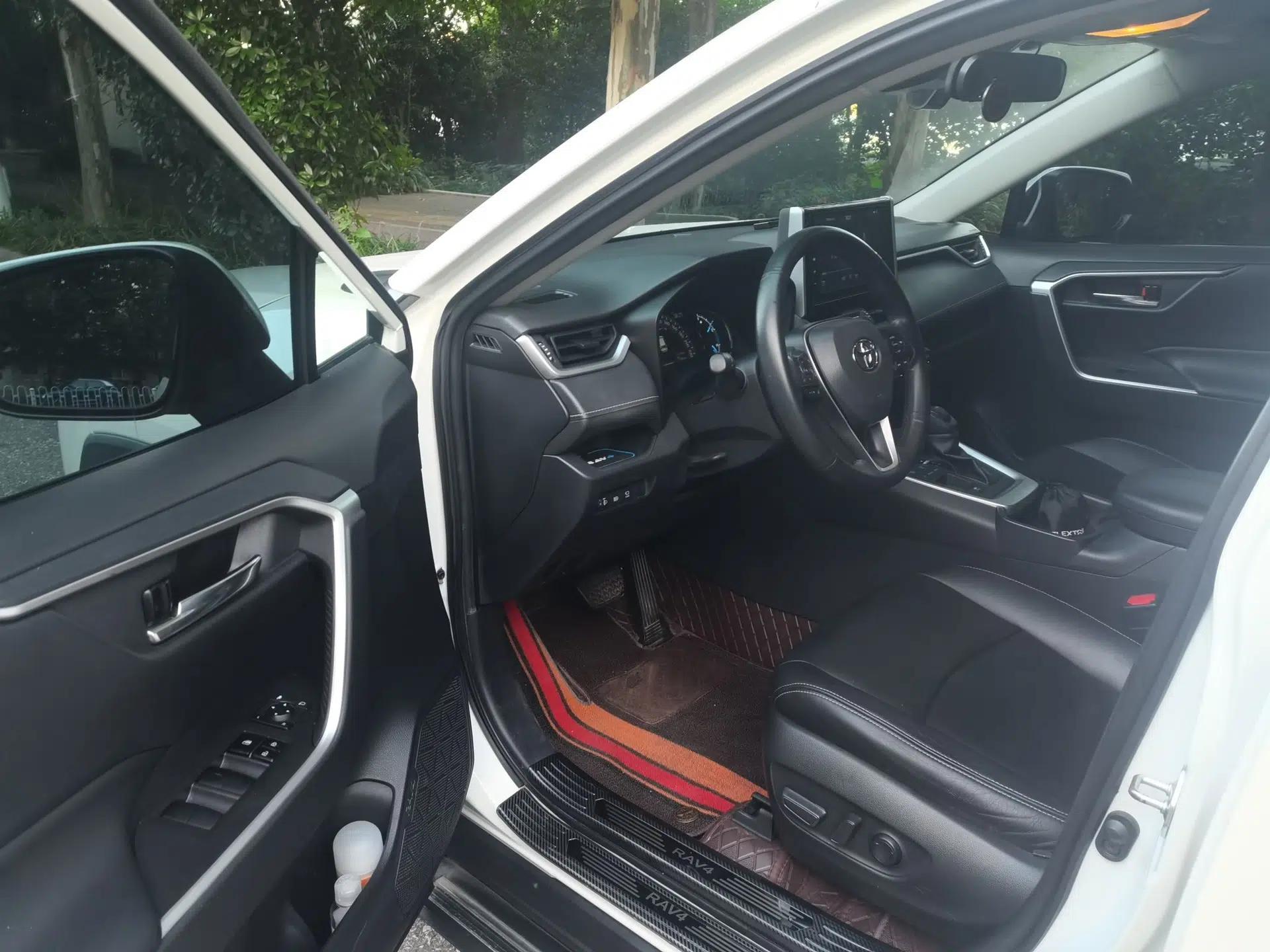Toyota RAV4 2020 Dual-Engine 2.5L E-CVT Two-Wheel Drive Elite Edition — миниатюра 16