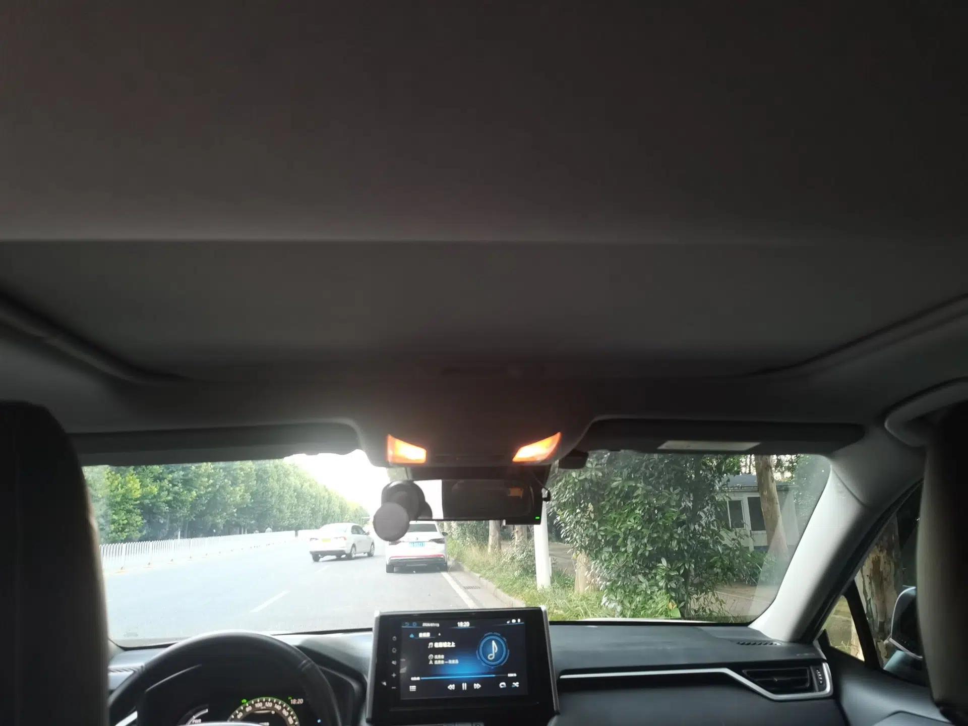 Toyota RAV4 2020 Dual-Engine 2.5L E-CVT Two-Wheel Drive Elite Edition — миниатюра 18