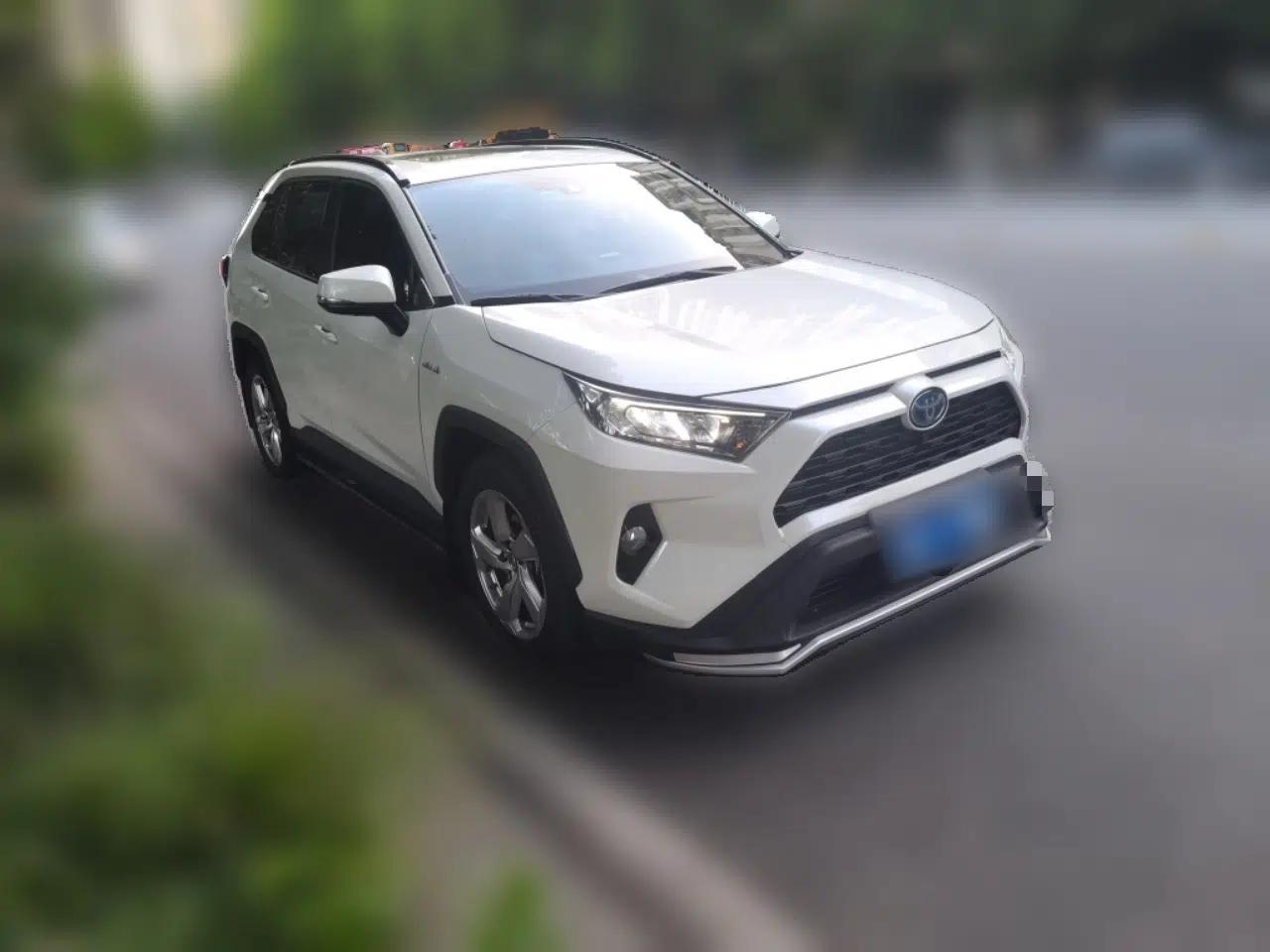 Toyota RAV4 2020 Dual-Engine 2.5L E-CVT Two-Wheel Drive Elite Edition — миниатюра 3