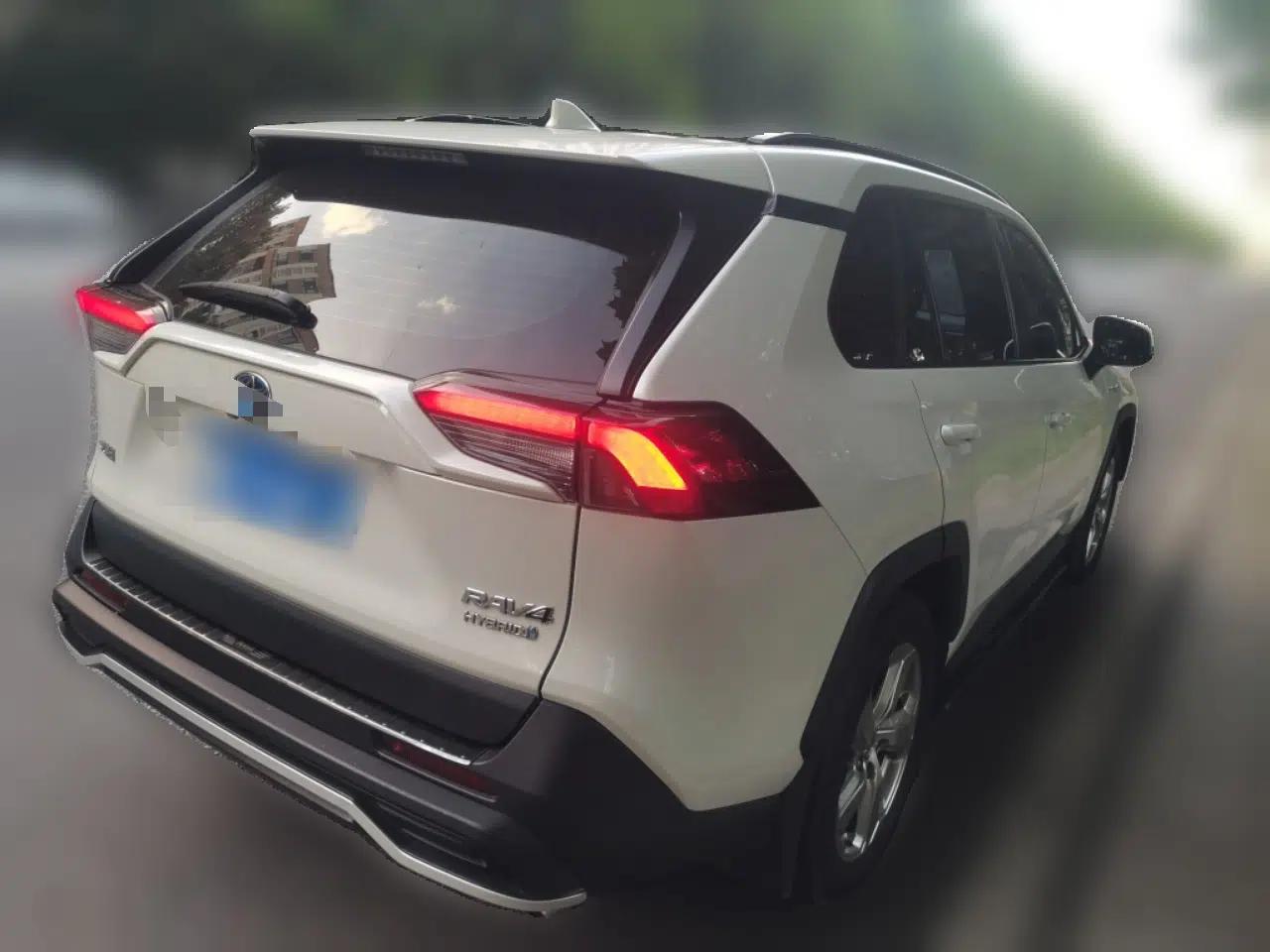 Toyota RAV4 2020 Dual-Engine 2.5L E-CVT Two-Wheel Drive Elite Edition — миниатюра 6