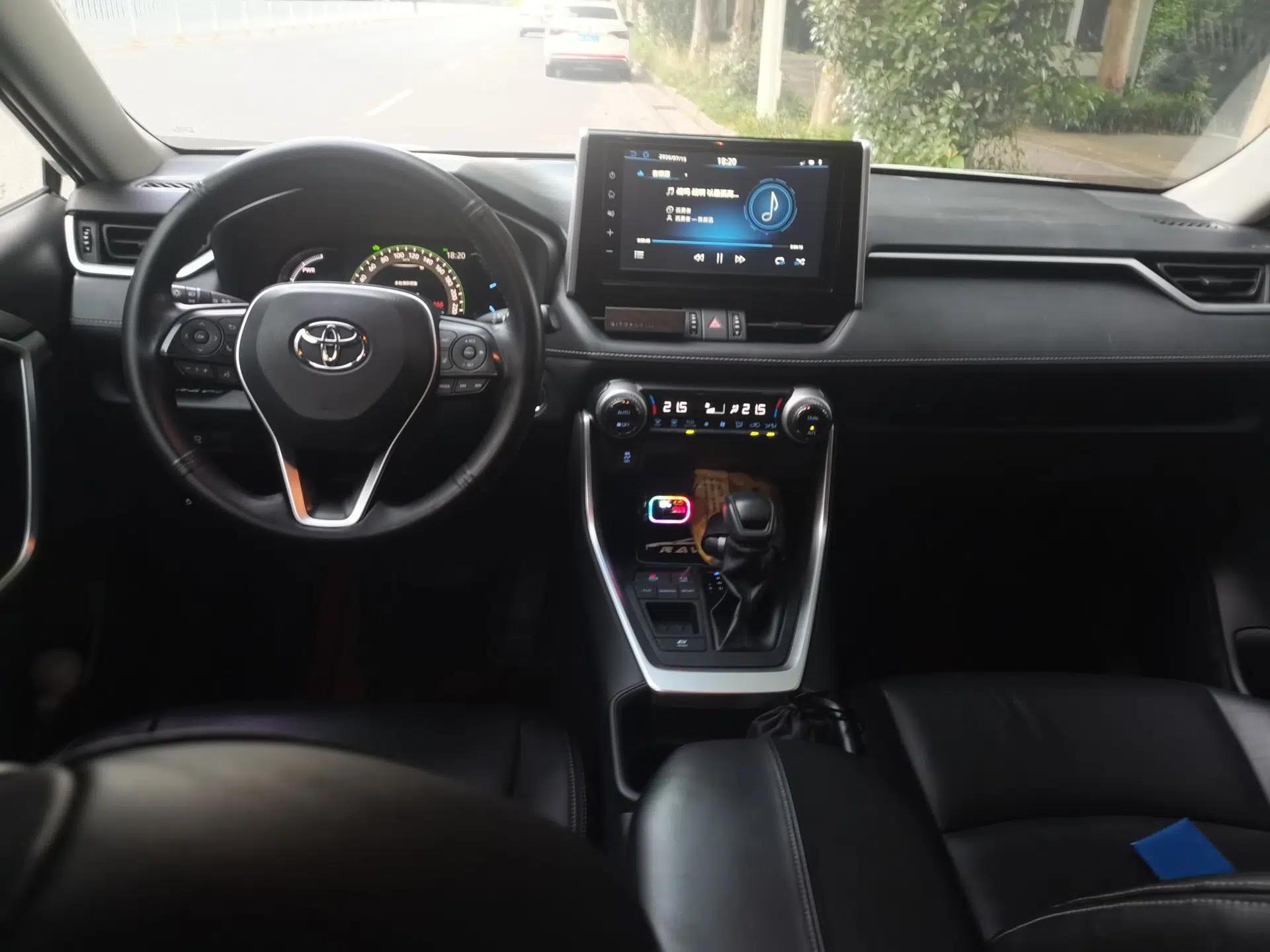 Toyota RAV4 2020 Dual-Engine 2.5L E-CVT Two-Wheel Drive Elite Edition — миниатюра 9