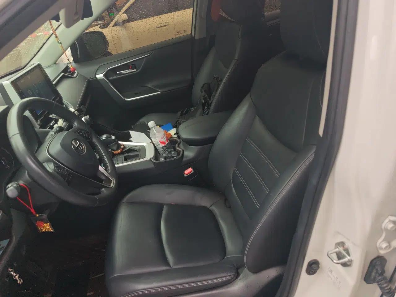 Toyota RAV4 2020 2.0L CVT Two-Wheel Drive Prestige Edition — миниатюра 15