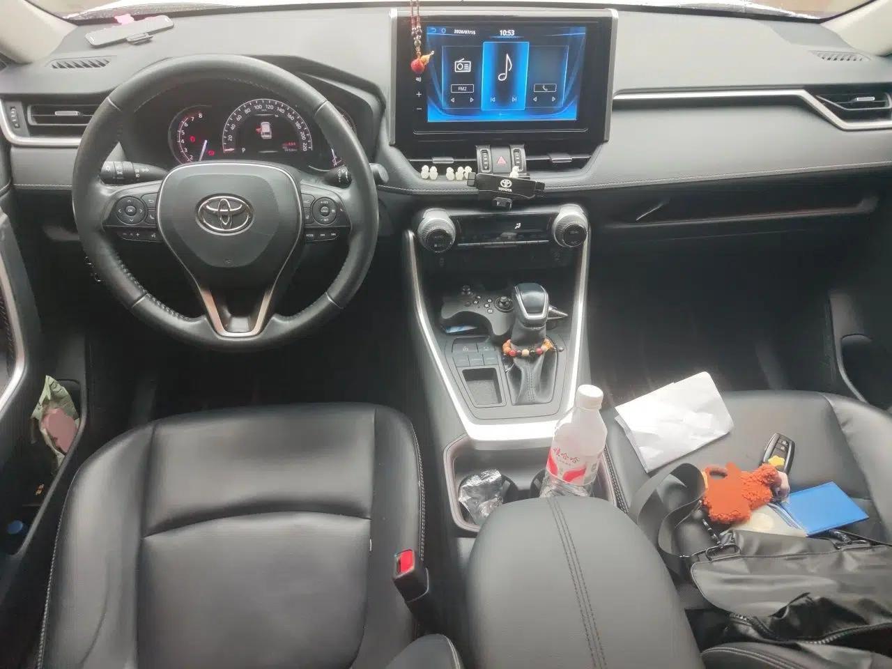 Toyota RAV4 2020 2.0L CVT Two-Wheel Drive Prestige Edition — миниатюра 9