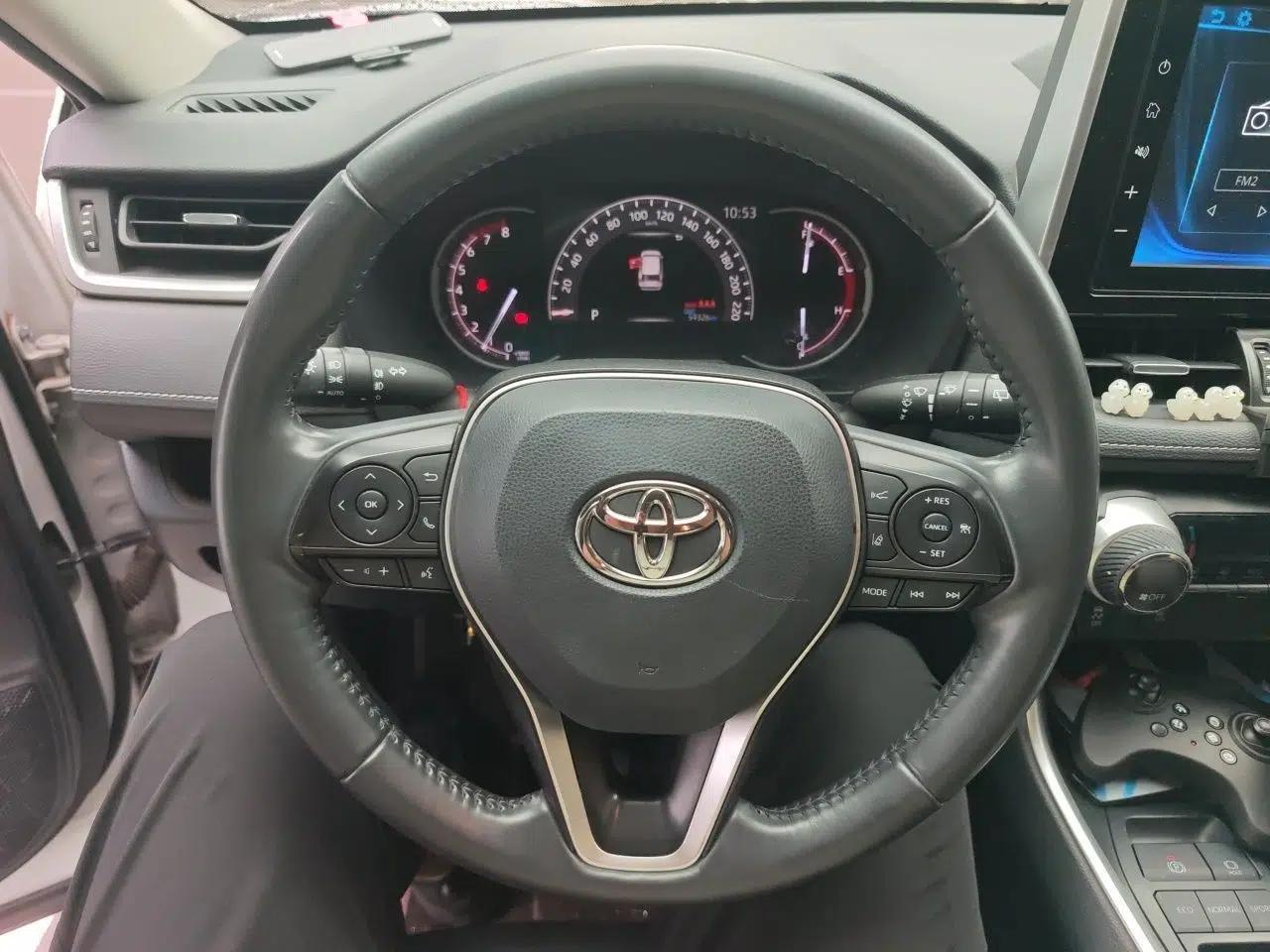 Toyota RAV4 2020 2.0L CVT Two-Wheel Drive Prestige Edition — миниатюра 10