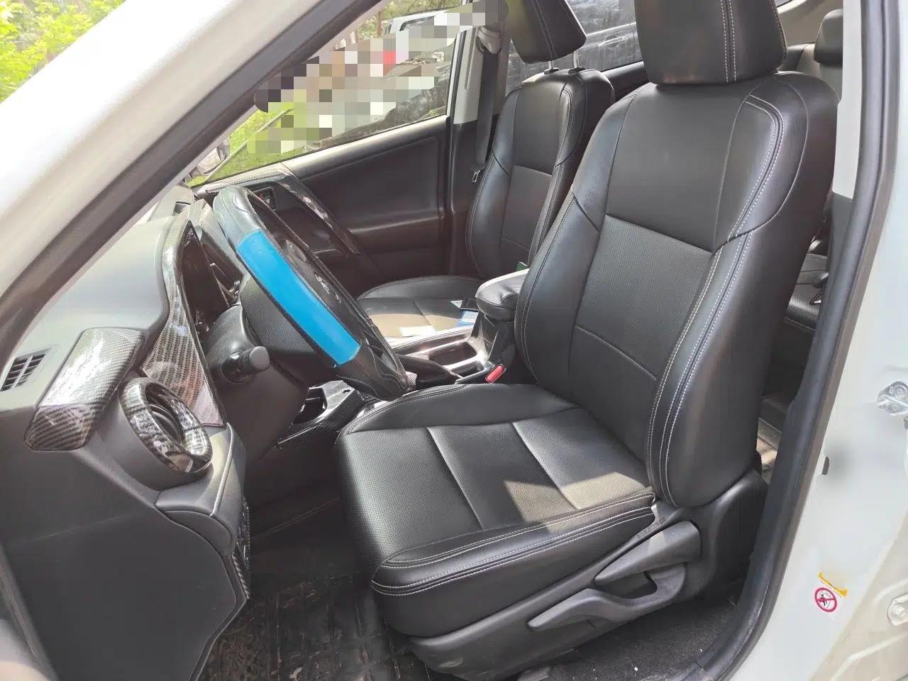 Toyota RAV4 2016 2.0L CVT Two-Wheel Drive Fashion Edition China V Standard — миниатюра 15