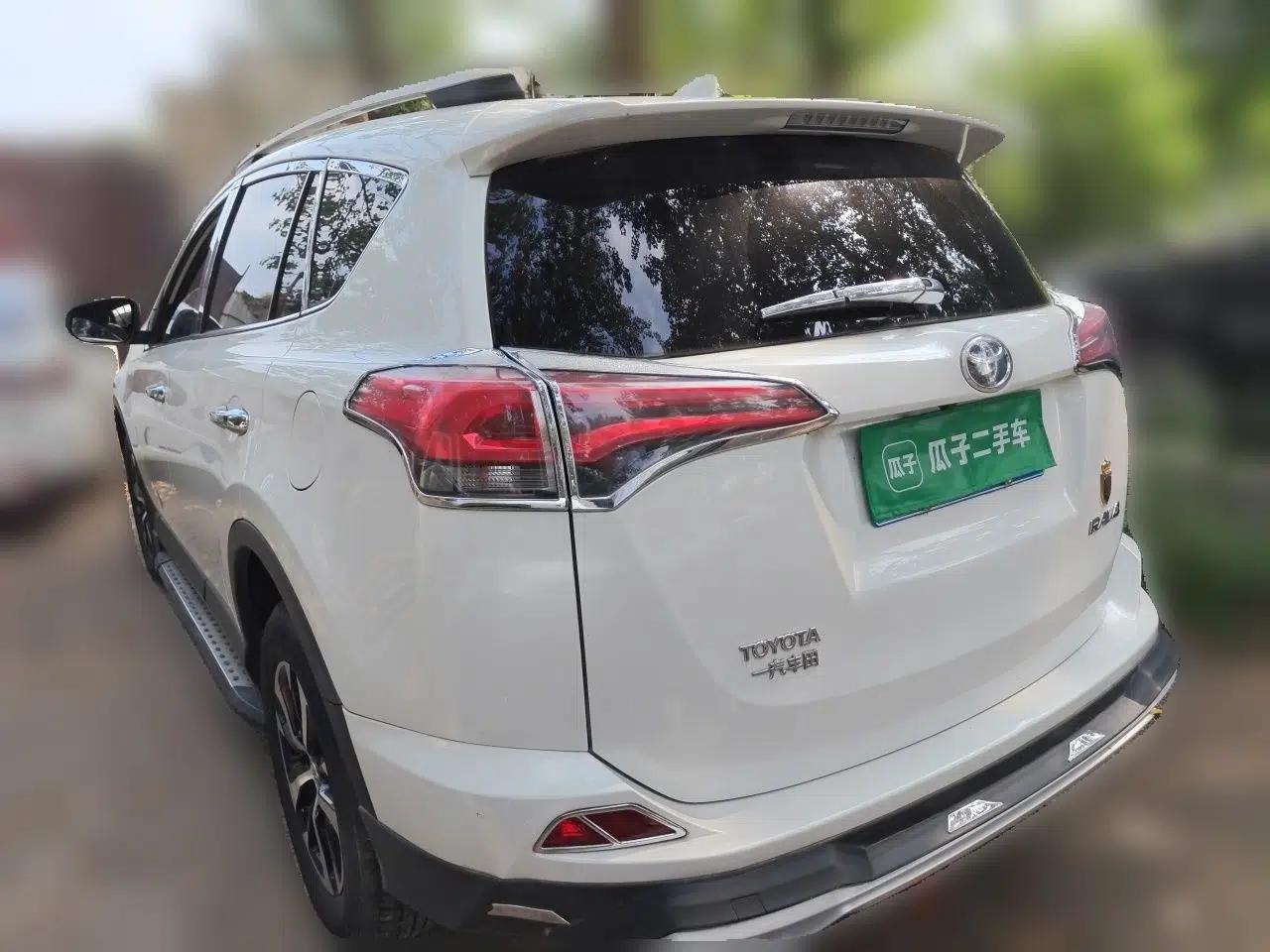 Toyota RAV4 2016 2.0L CVT Two-Wheel Drive Fashion Edition China V Standard — миниатюра 4