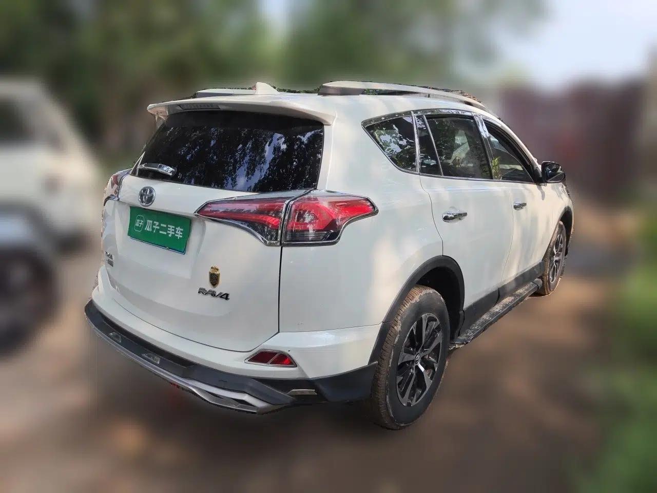 Toyota RAV4 2016 2.0L CVT Two-Wheel Drive Fashion Edition China V Standard — миниатюра 6