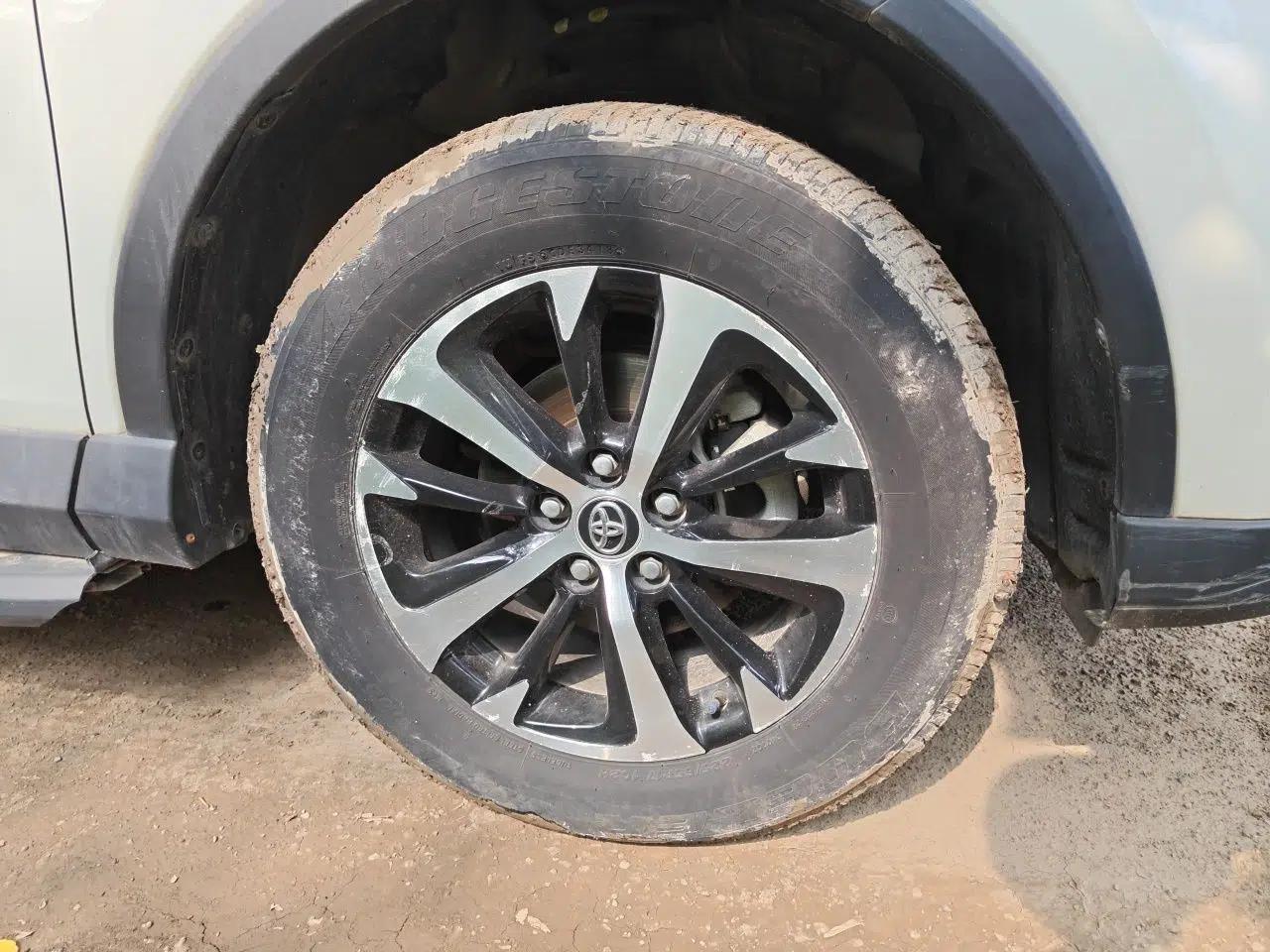 Toyota RAV4 2016 2.0L CVT Two-Wheel Drive Fashion Edition China V Standard — миниатюра 8