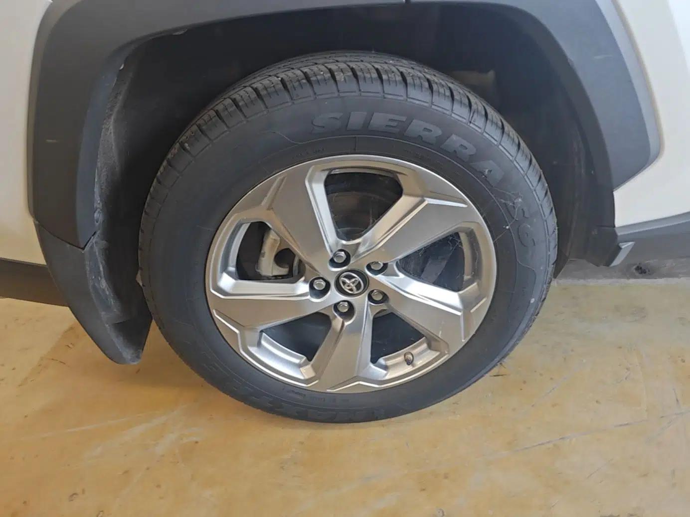 Toyota RAV4 2021 2.0L CVT Two-Wheel Drive Fashion PLUS Edition — миниатюра 11