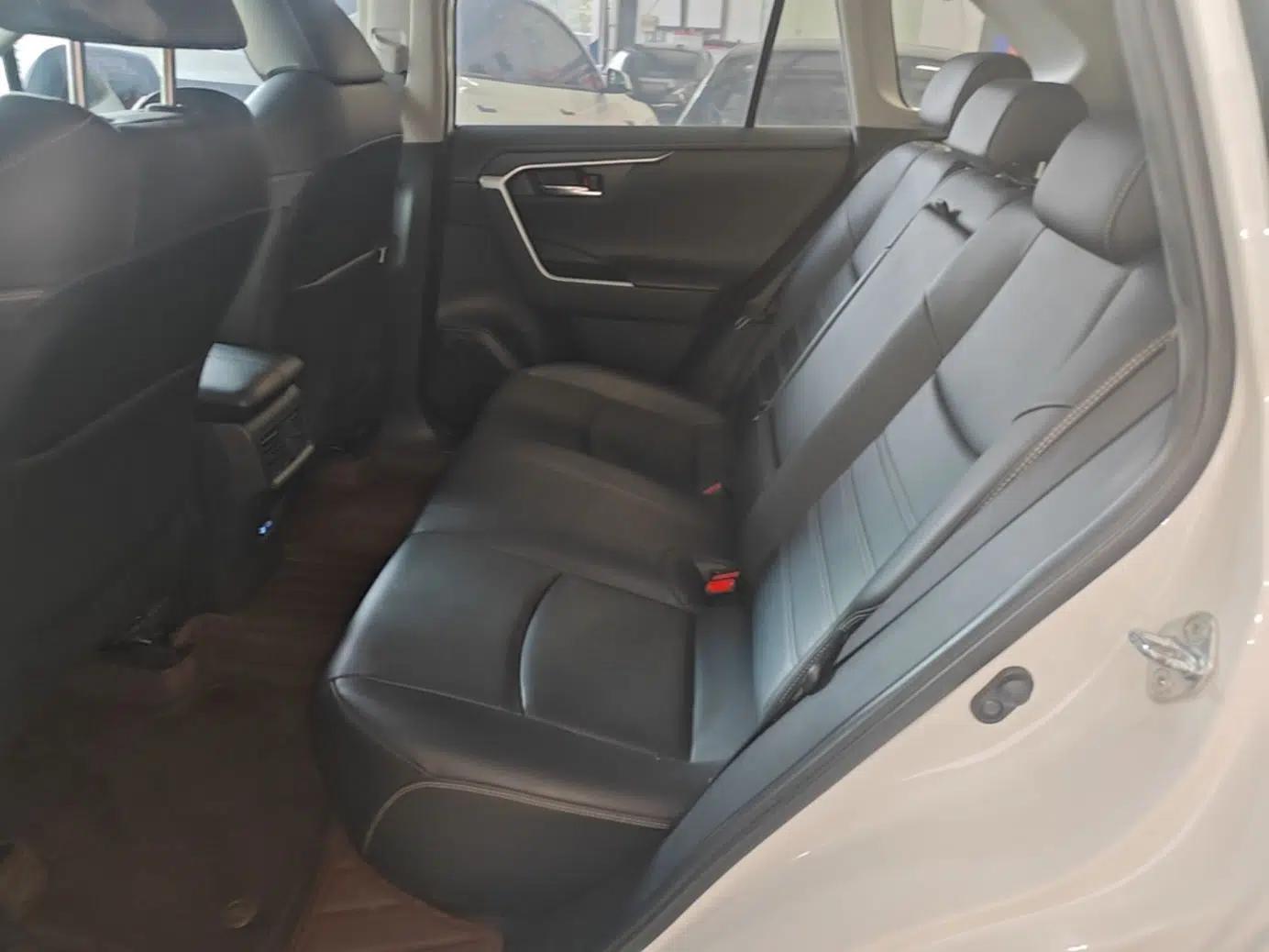 Toyota RAV4 2021 2.0L CVT Two-Wheel Drive Fashion PLUS Edition — миниатюра 20