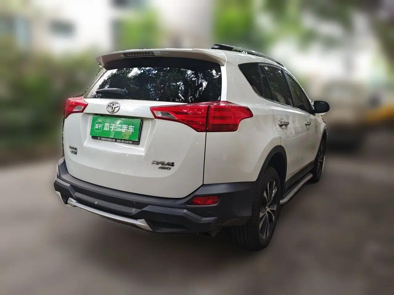 Toyota RAV4 2015 2.5L Automatic 4x4 Elite Edition — миниатюра 6