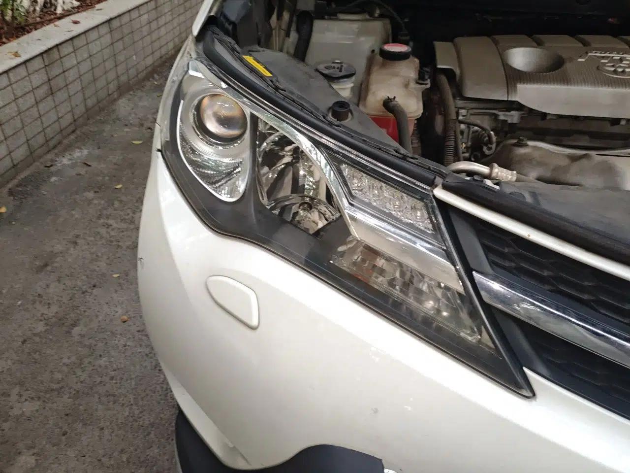 Toyota RAV4 2015 2.5L Automatic 4x4 Elite Edition — миниатюра 7