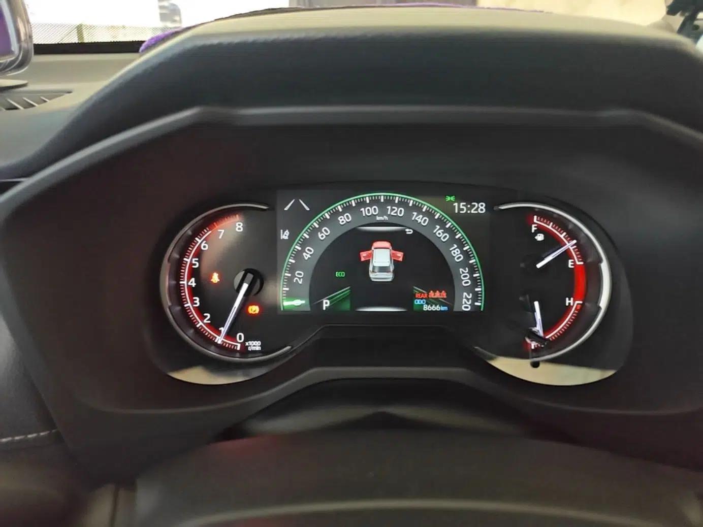 Toyota RAV4 2024 2.0L CVT Two-Wheel Drive Fashion Edition — миниатюра 11
