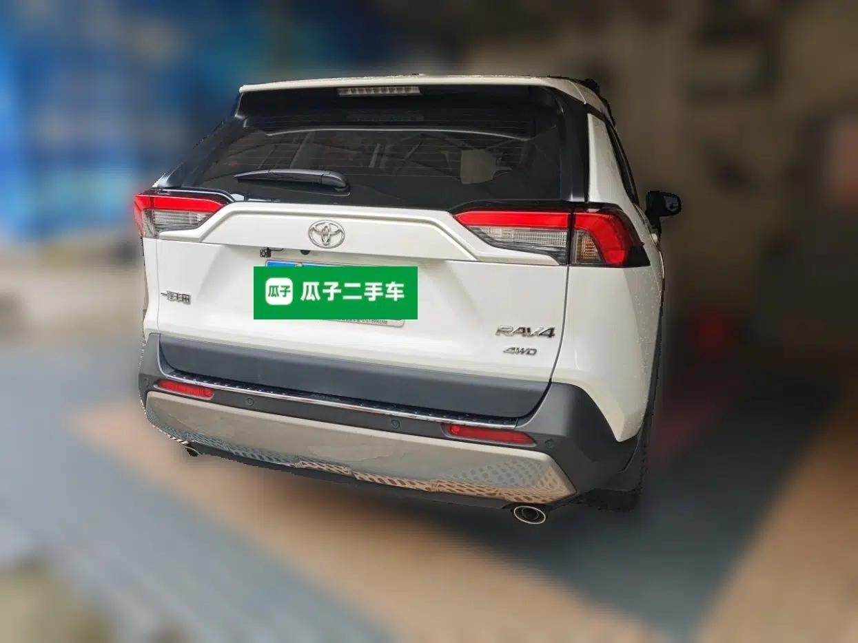 Toyota RAV4 2024 2.0L CVT Two-Wheel Drive Fashion Edition — миниатюра 5