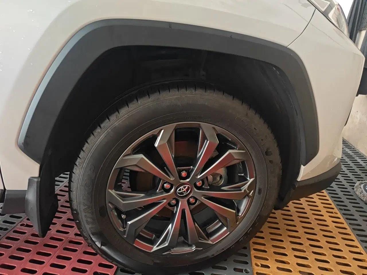 Toyota RAV4 2024 2.0L CVT Two-Wheel Drive Fashion Edition — миниатюра 8