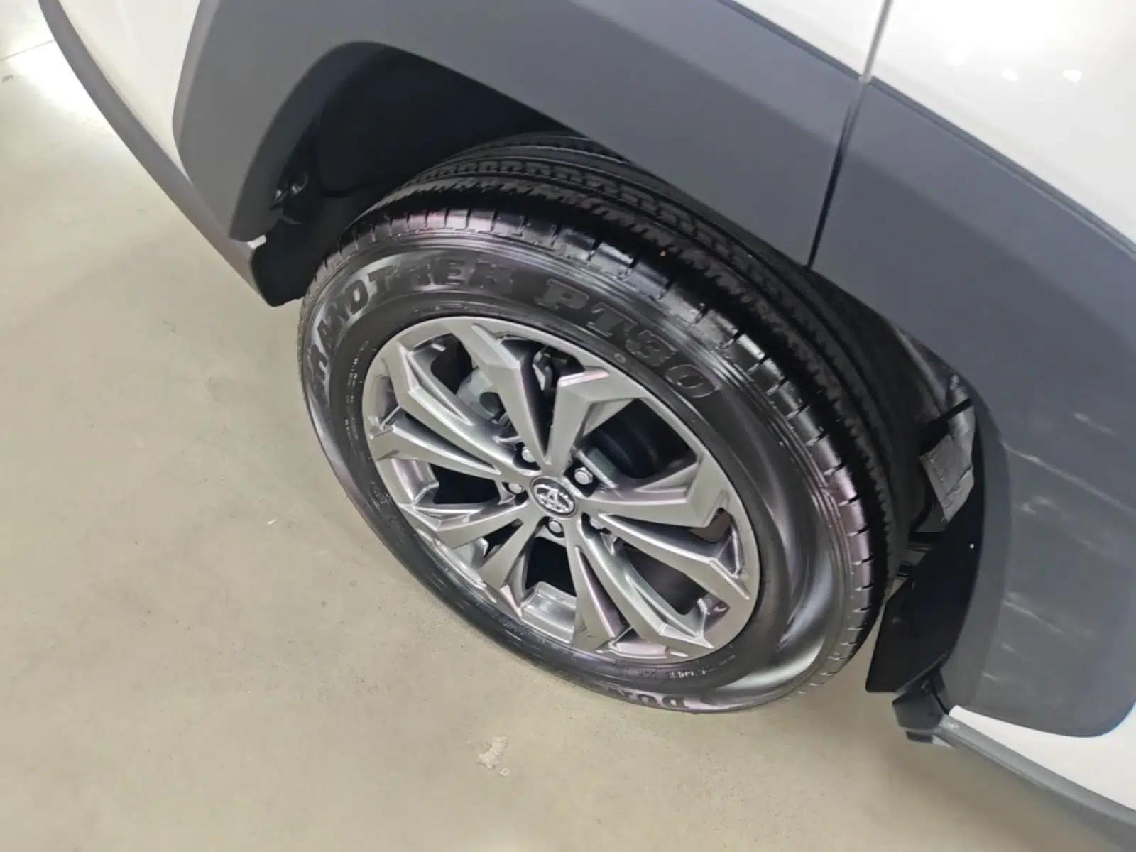 Toyota RAV4 2024 2.0L CVT 4x4 Explorer Plus Edition — миниатюра 11
