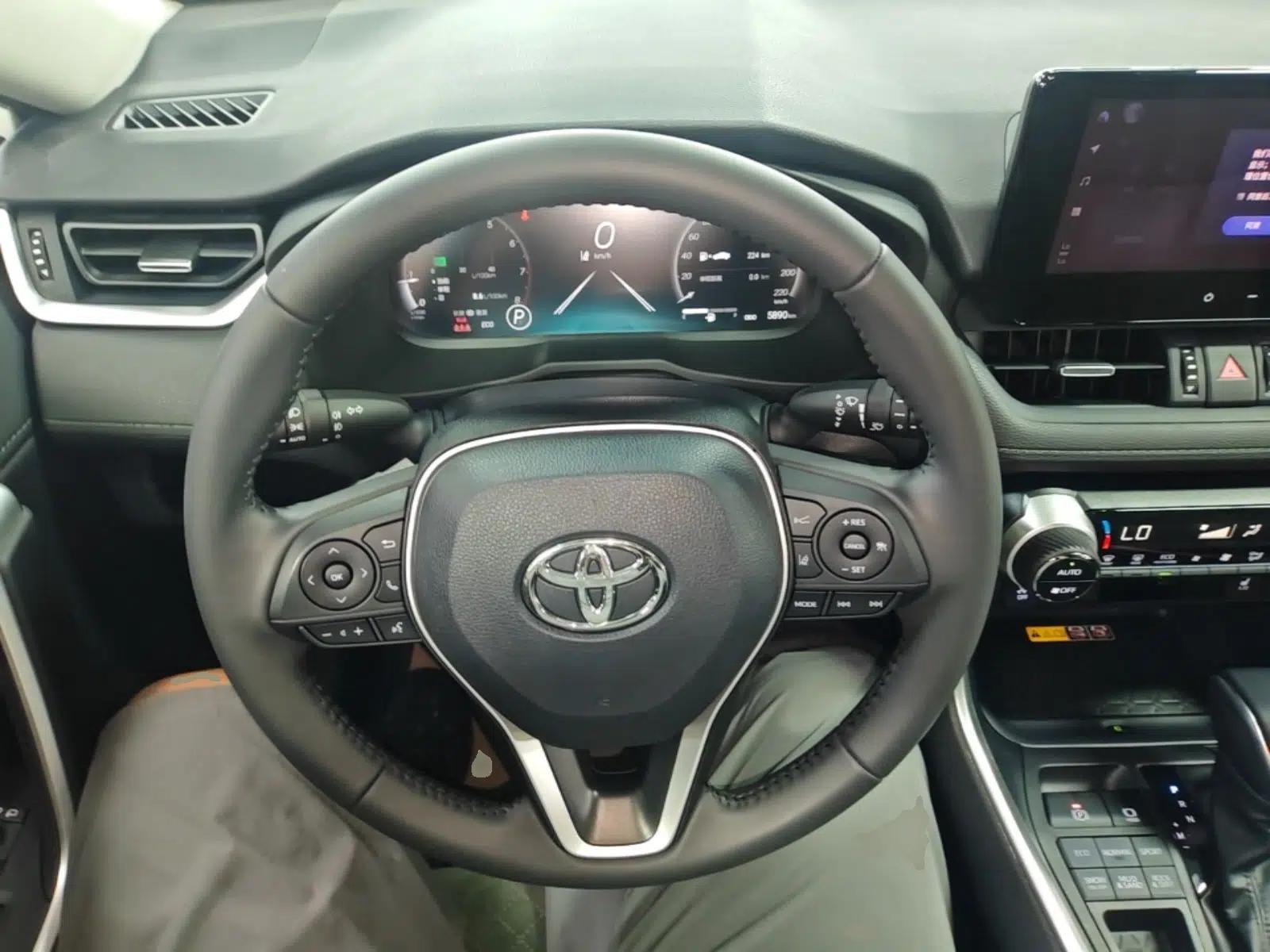 Toyota RAV4 2024 2.0L CVT 4x4 Explorer Plus Edition — миниатюра 13