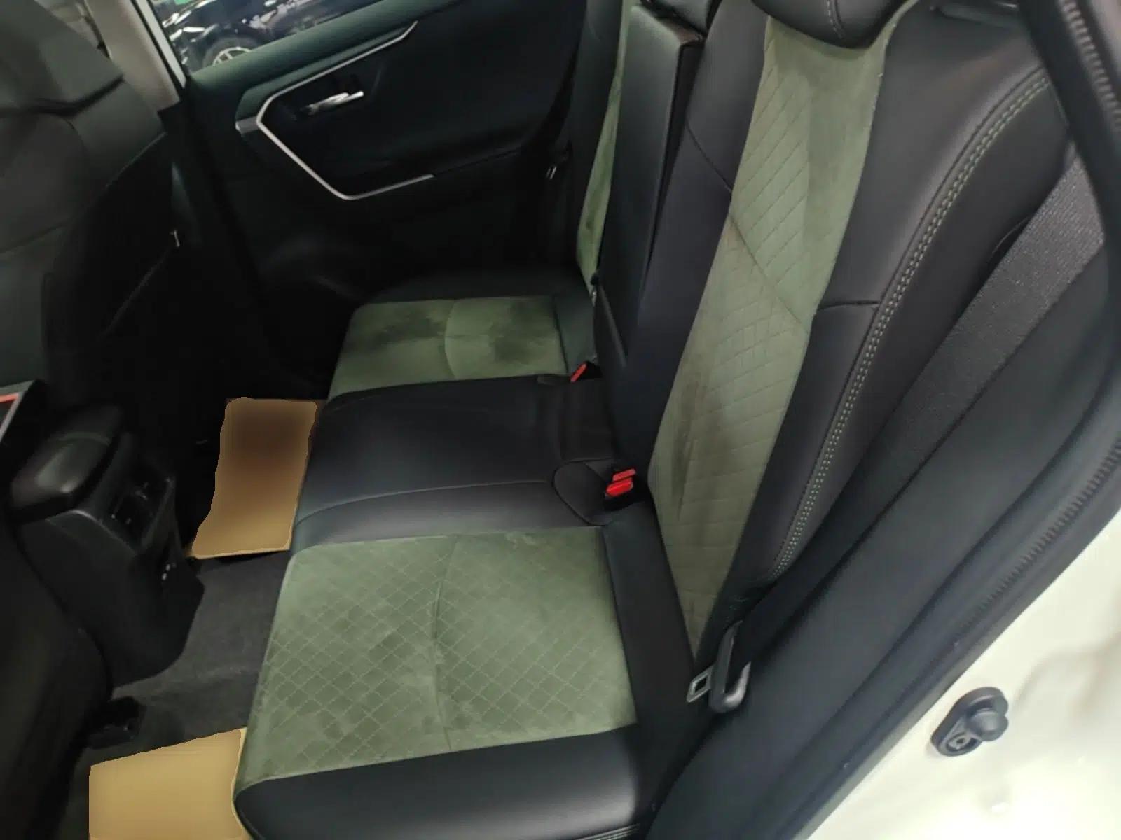 Toyota RAV4 2024 2.0L CVT 4x4 Explorer Plus Edition — миниатюра 20