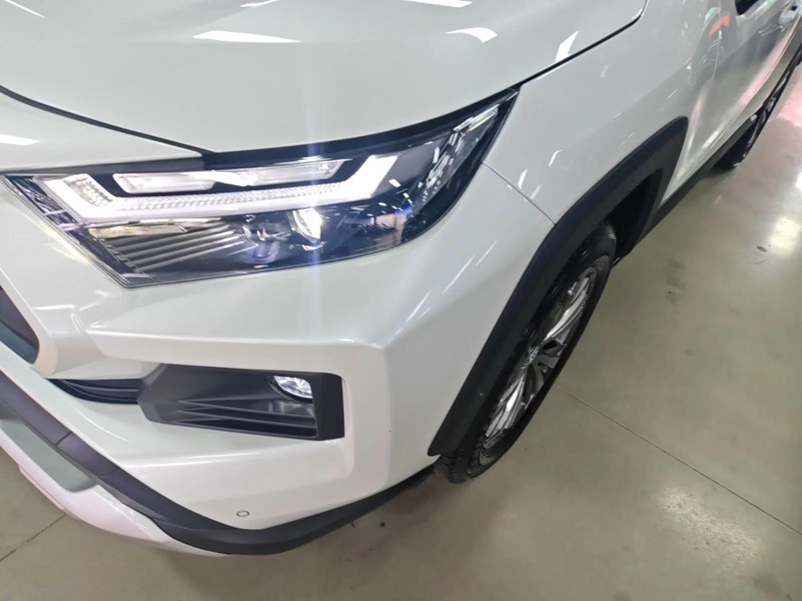 Toyota RAV4 2024 2.0L CVT 4x4 Explorer Plus Edition — миниатюра 8
