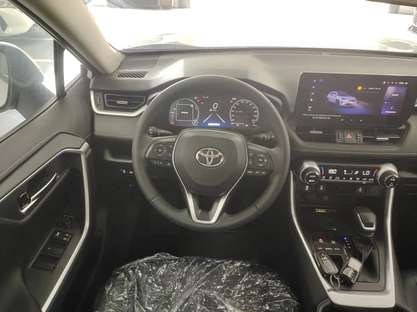 Toyota RAV4 2023 Dual-Engine 2.5L E-CVT Two-Wheel Drive Elite Plus Edition — миниатюра 18