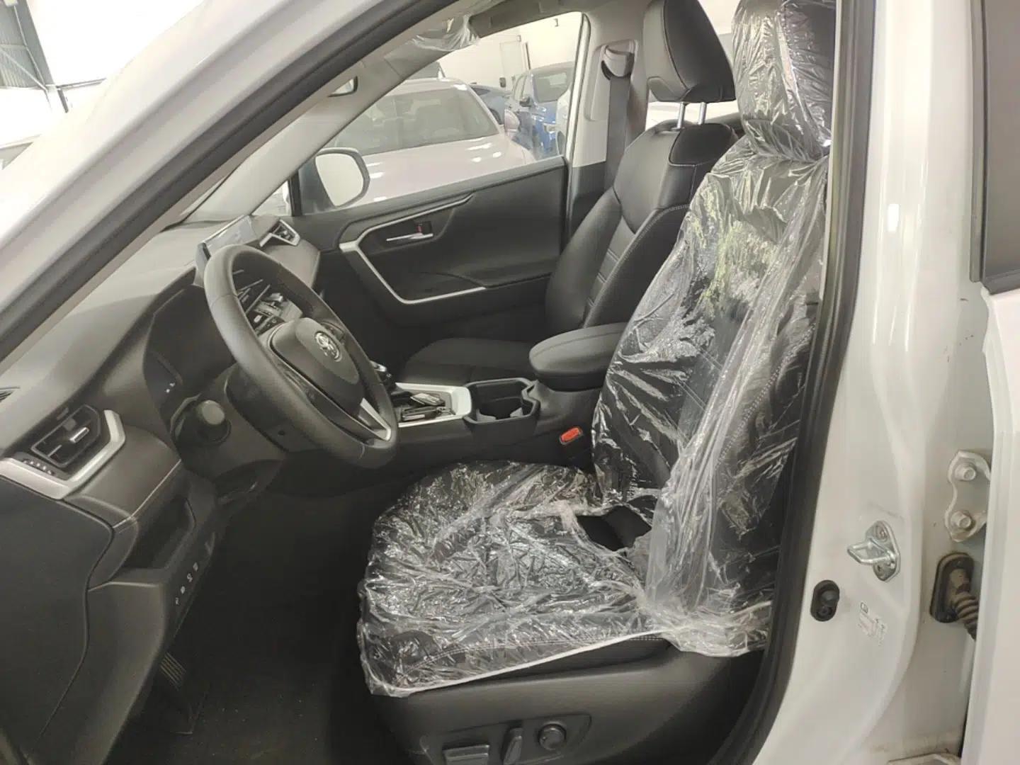 Toyota RAV4 2023 Dual-Engine 2.5L E-CVT Two-Wheel Drive Elite Plus Edition — миниатюра 22