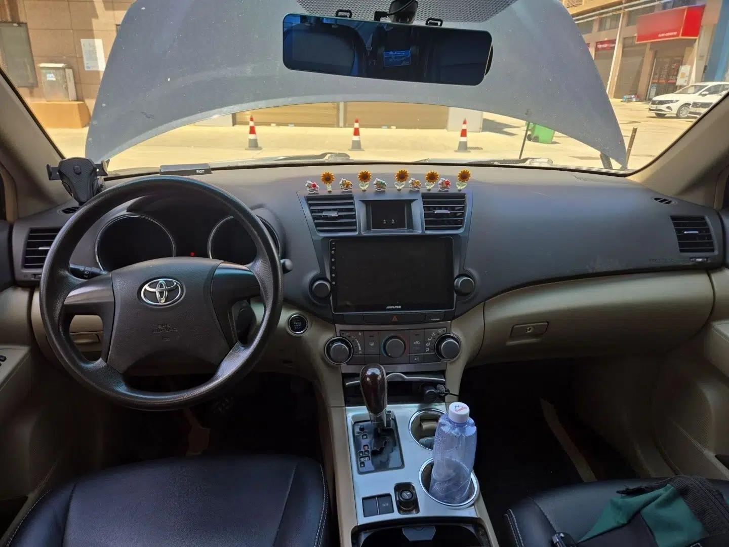 Toyota Highlander 2012 2.7L 2WD 5-Seater Elite Edition — миниатюра 9