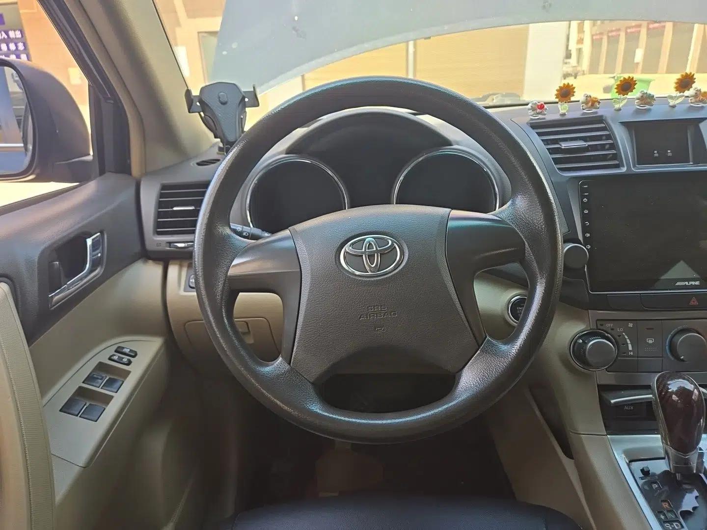 Toyota Highlander 2012 2.7L 2WD 5-Seater Elite Edition — миниатюра 10