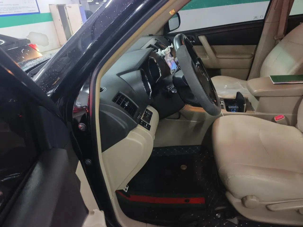 Toyota Highlander 2012 2.7L 2WD 5-Seater Elite Edition — миниатюра 16