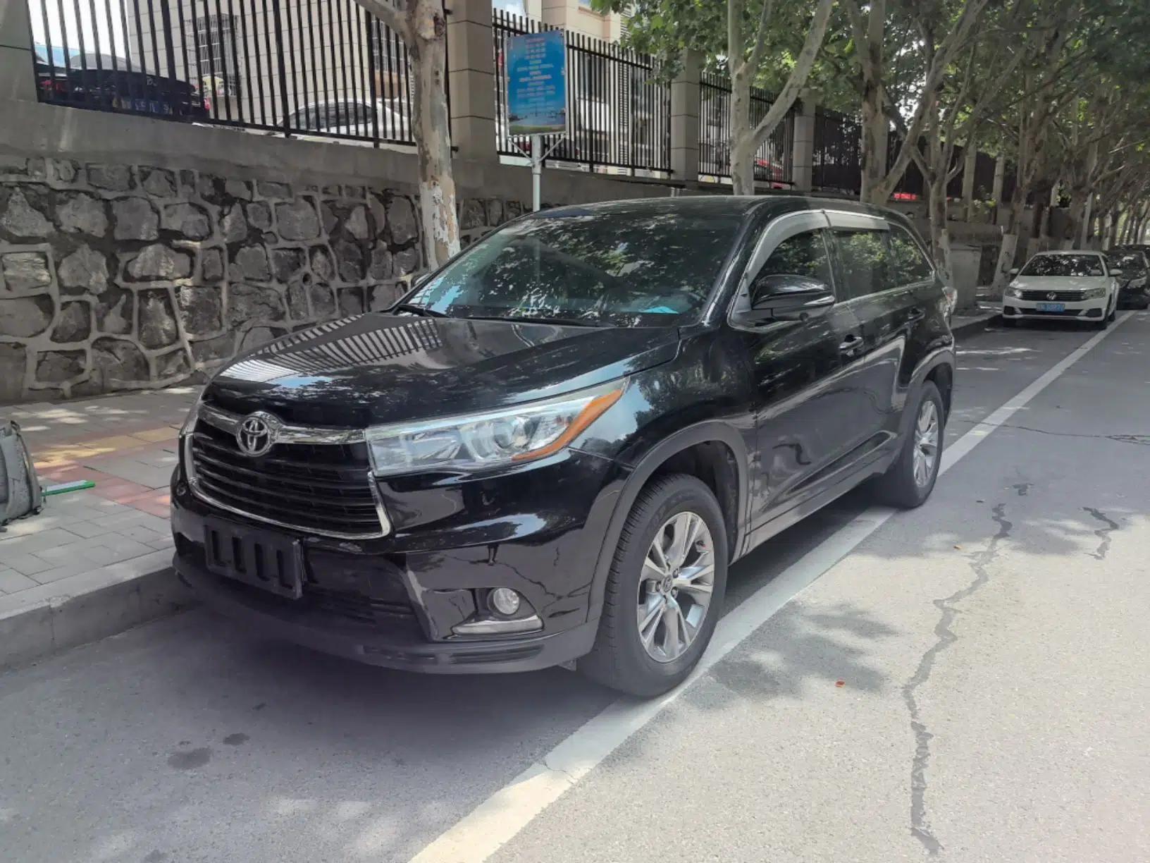 Toyota Highlander 2017 2.0T Two-Wheel Drive Elite Version 7 Seats — миниатюра 1