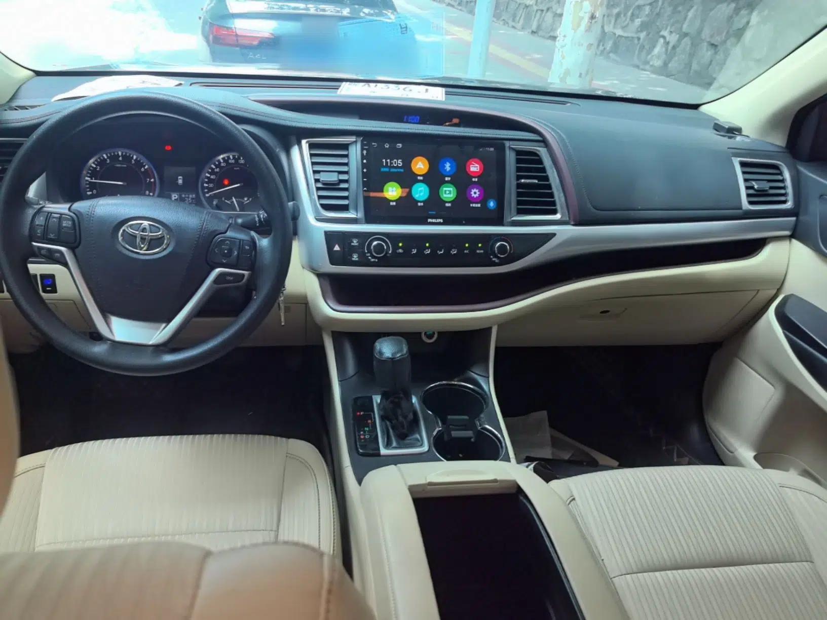 Toyota Highlander 2017 2.0T Two-Wheel Drive Elite Version 7 Seats — миниатюра 12
