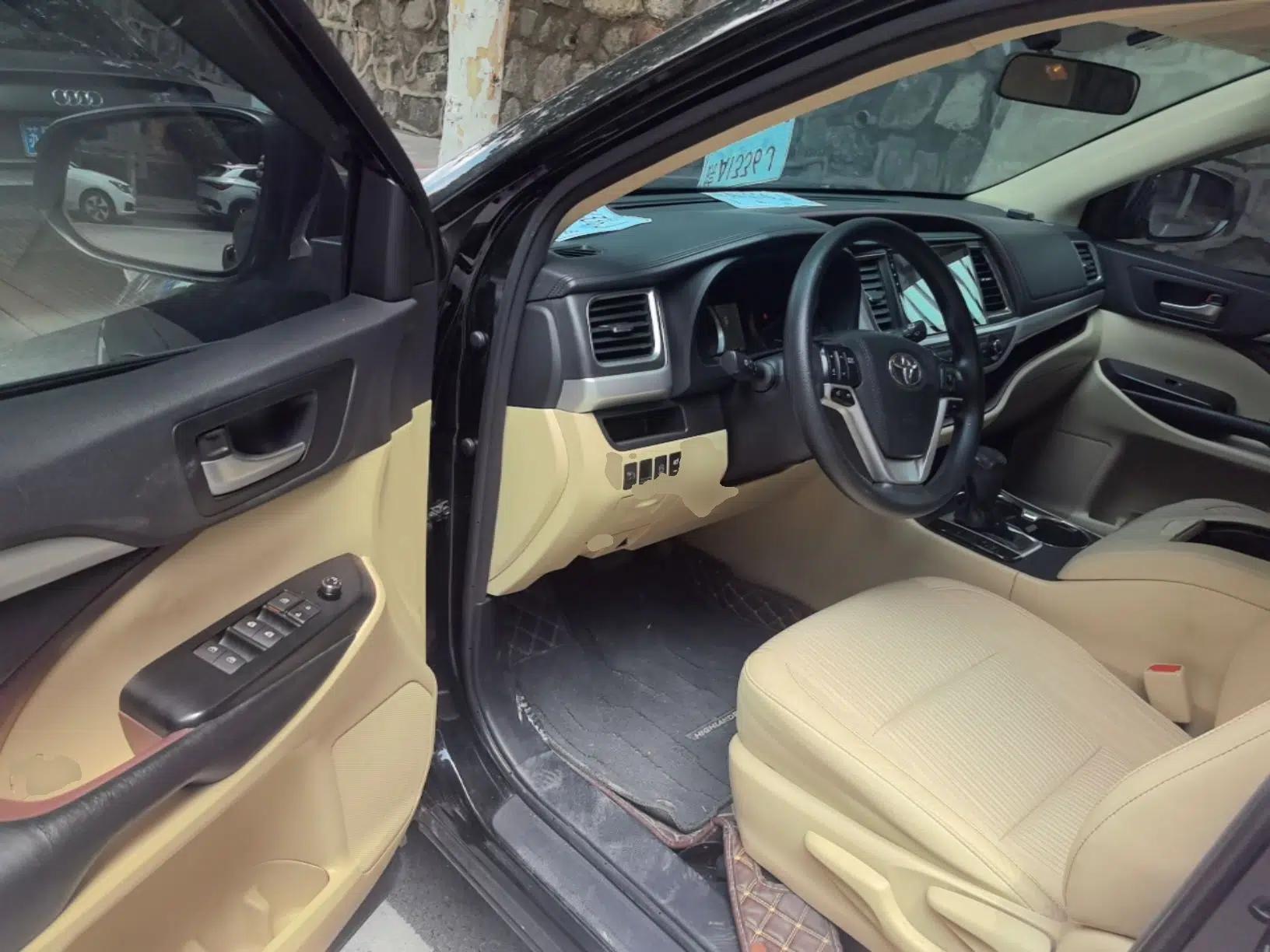 Toyota Highlander 2017 2.0T Two-Wheel Drive Elite Version 7 Seats — миниатюра 18