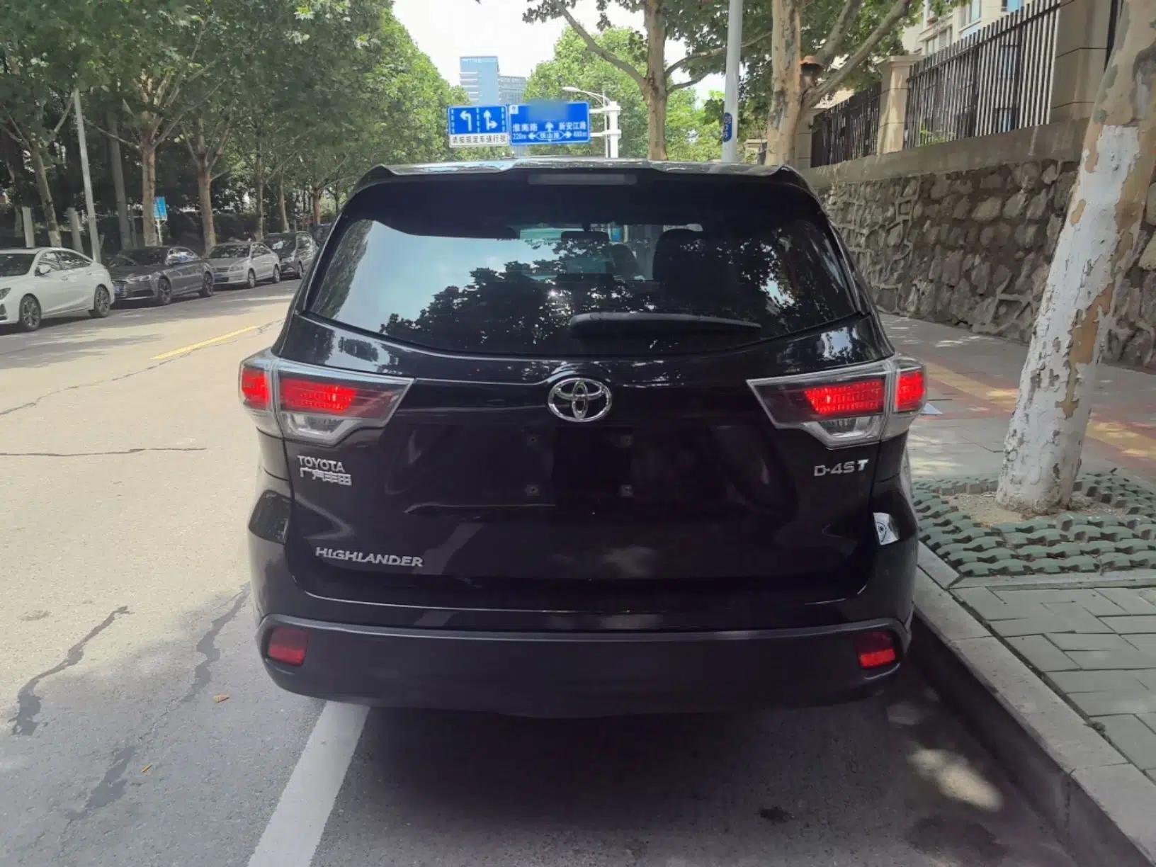 Toyota Highlander 2017 2.0T Two-Wheel Drive Elite Version 7 Seats — миниатюра 5