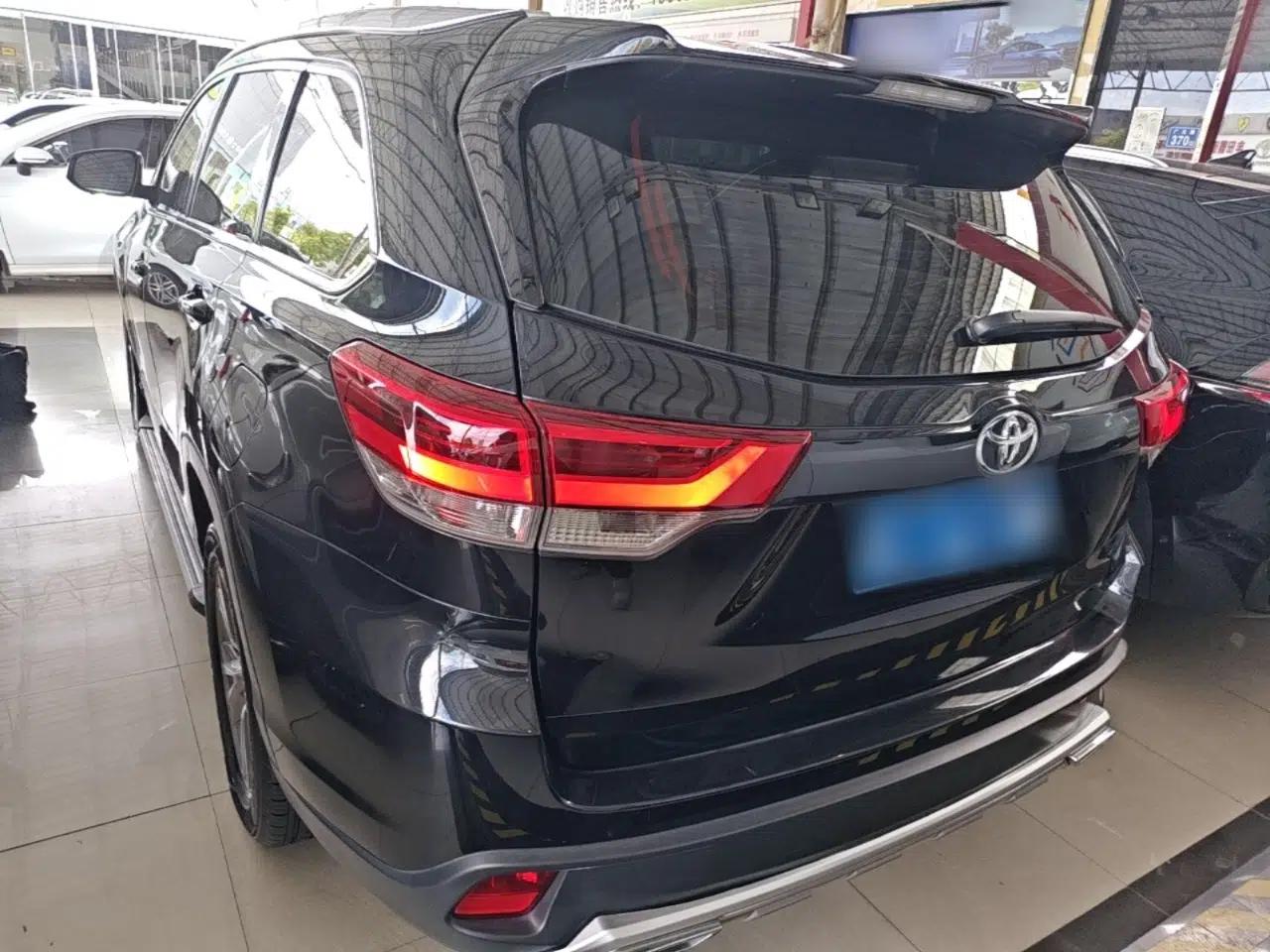 Toyota Highlander 2018 2.0T Two-Wheel Drive Elite Version 5 Seats China VI Standard — миниатюра 4