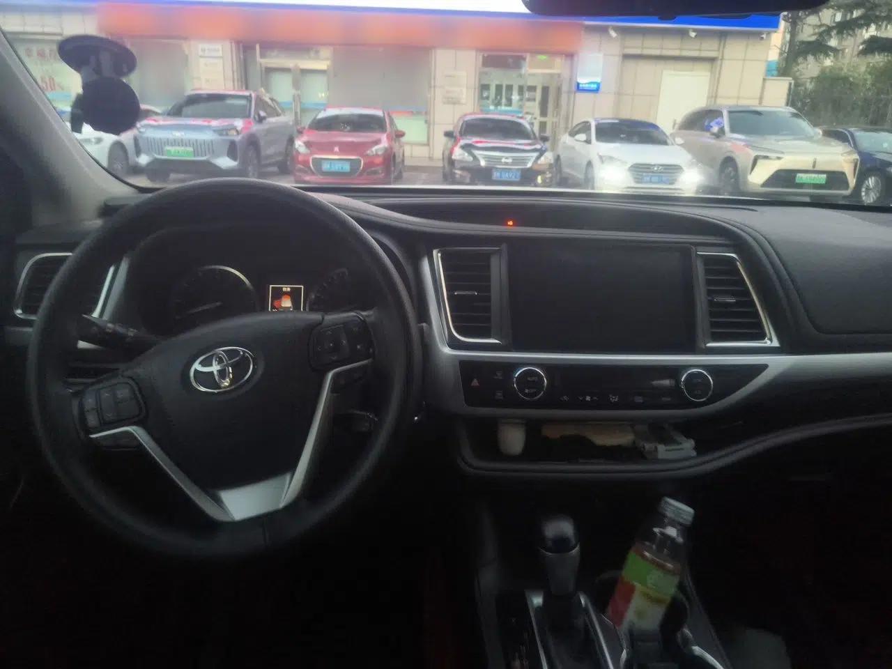 Toyota Highlander 2018 2.0T Four-Wheel Drive Luxury Edition 7 Seats China V Emission Standard — миниатюра 9