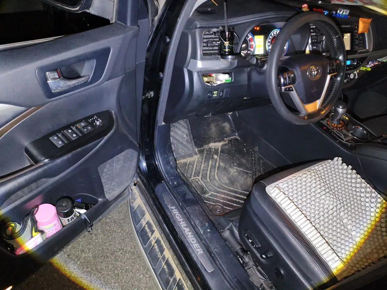 Toyota Highlander 2015 2.0T Four-Wheel Drive Luxury Edition 7-Seater — миниатюра 16