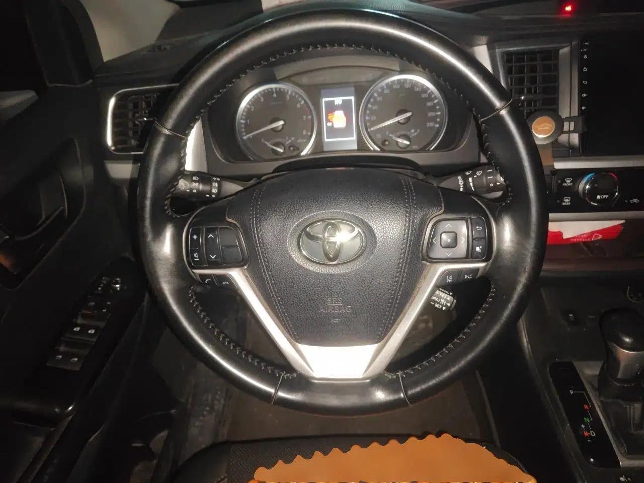 Toyota Highlander 2018 2.0T Two-Wheel-Drive Luxury Edition 7 Seats Emission Standard China V — миниатюра 10