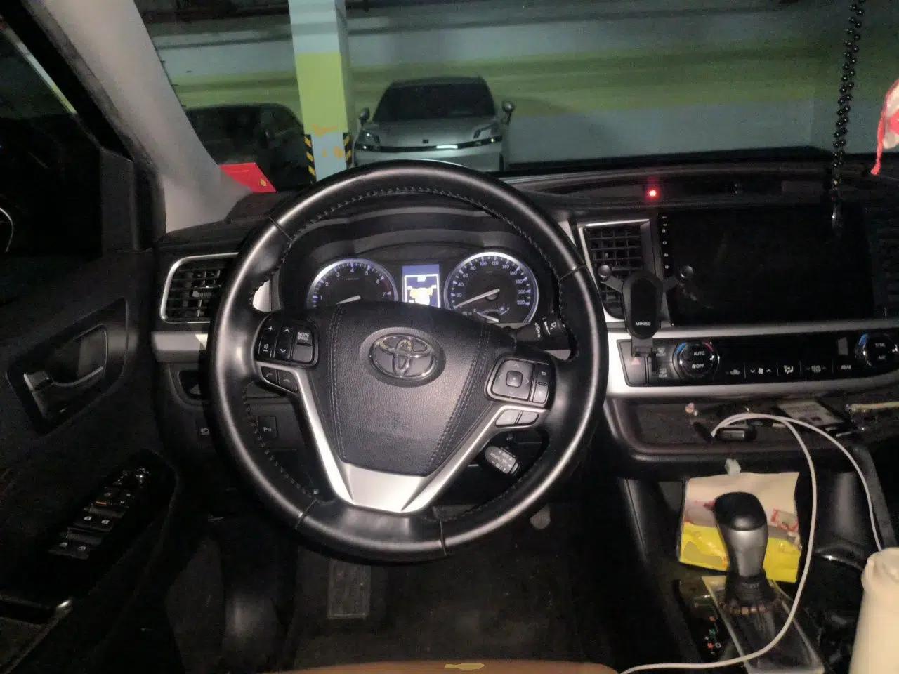 Toyota Highlander 2018 2.0T Four-Wheel Drive Knight Edition 7 Seats China VI Standard — миниатюра 10