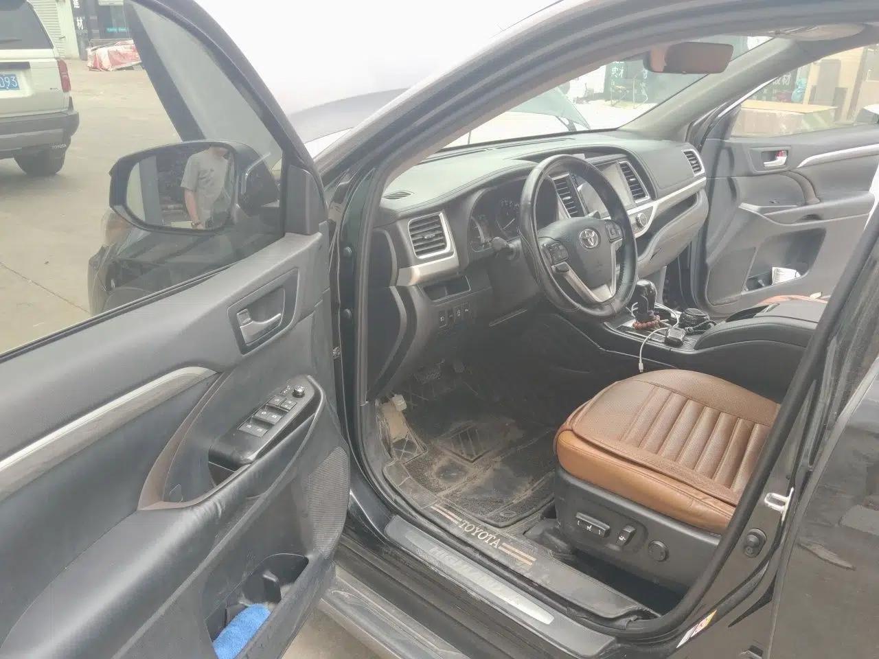Toyota Highlander 2018 2.0T Four-Wheel Drive Knight Edition 7 Seats China VI Standard — миниатюра 16