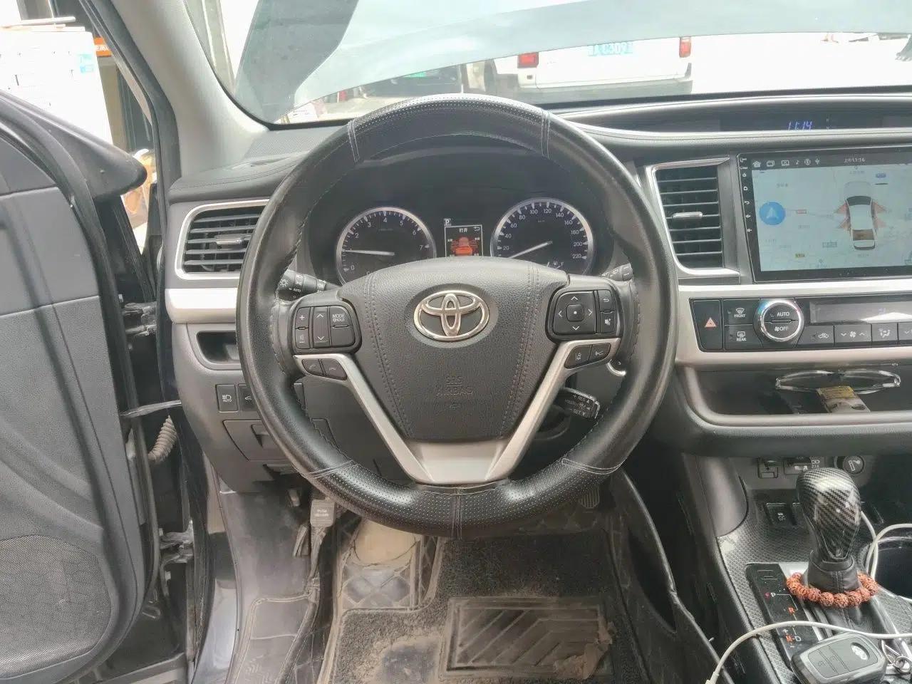 Toyota Highlander 2018 2.0T Four-Wheel Drive Knight Edition 7 Seats China VI Standard — миниатюра 10