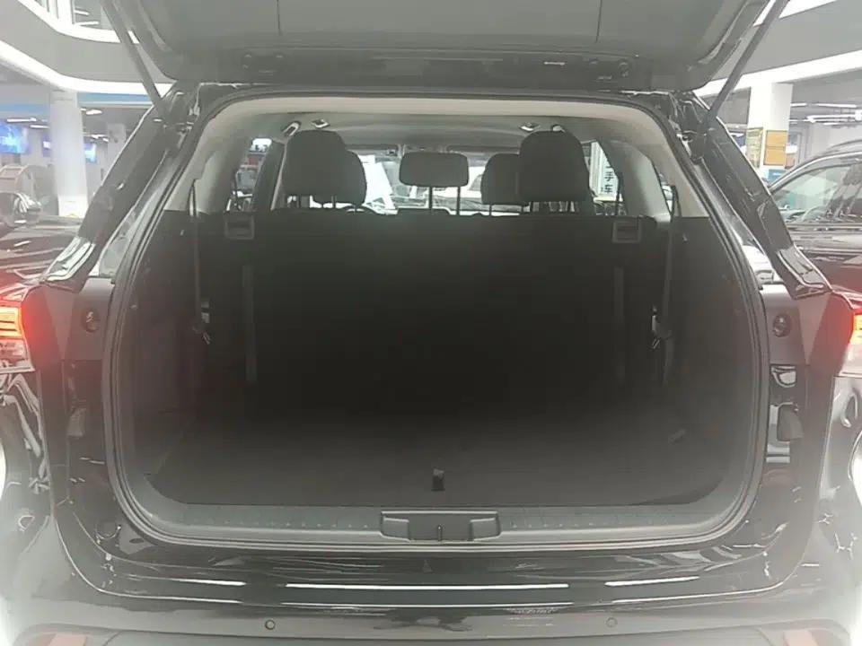 Toyota Highlander 2023 2.5L Smart Electric Hybrid Dual-Engine 4x4 Elite Edition 7 Seats — миниатюра 22
